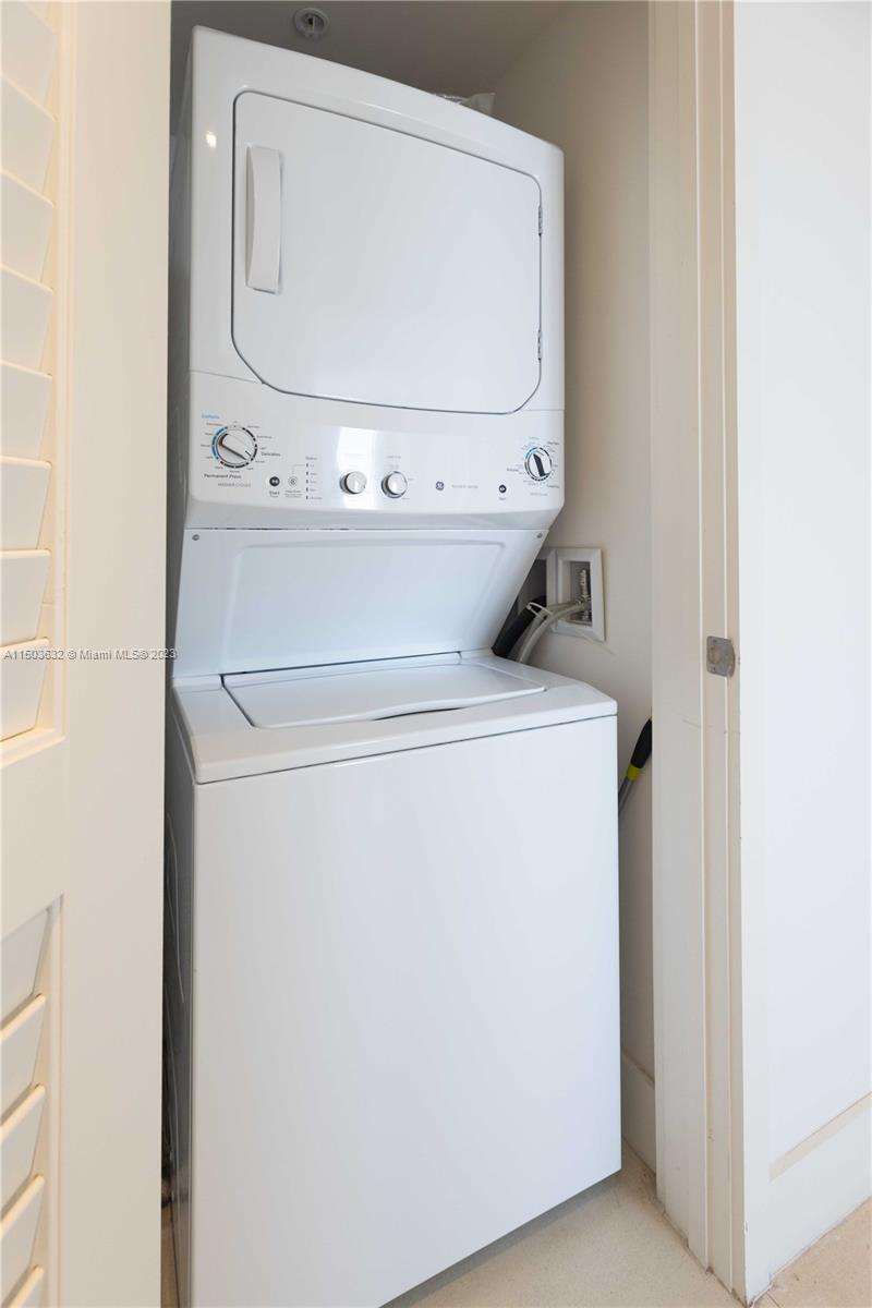 4111 S Ocean Dr 2511, Hollywood, Florida 33019, 2 Bedrooms Bedrooms, ,2 BathroomsBathrooms,Residential,For Sale,4111 S Ocean Dr 2511,A11503632