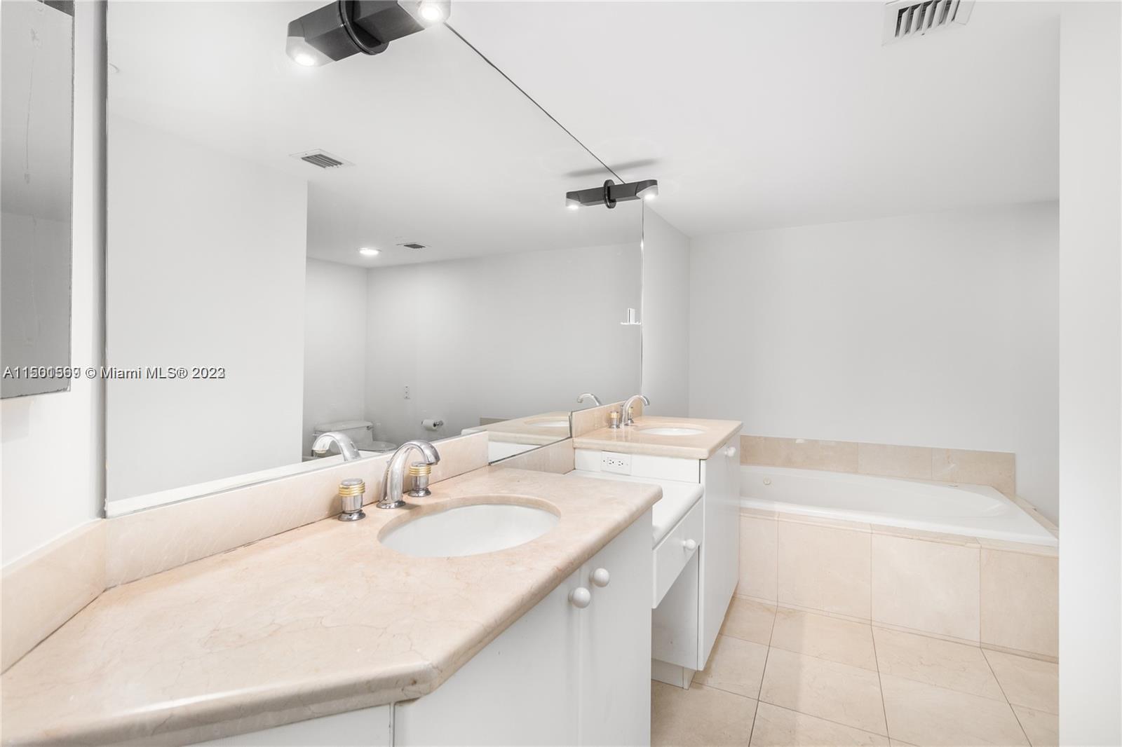 8925 Collins Ave 2E, Surfside, Florida 33154, 2 Bedrooms Bedrooms, ,2 BathroomsBathrooms,Residential,For Sale,8925 Collins Ave 2E,A11501569