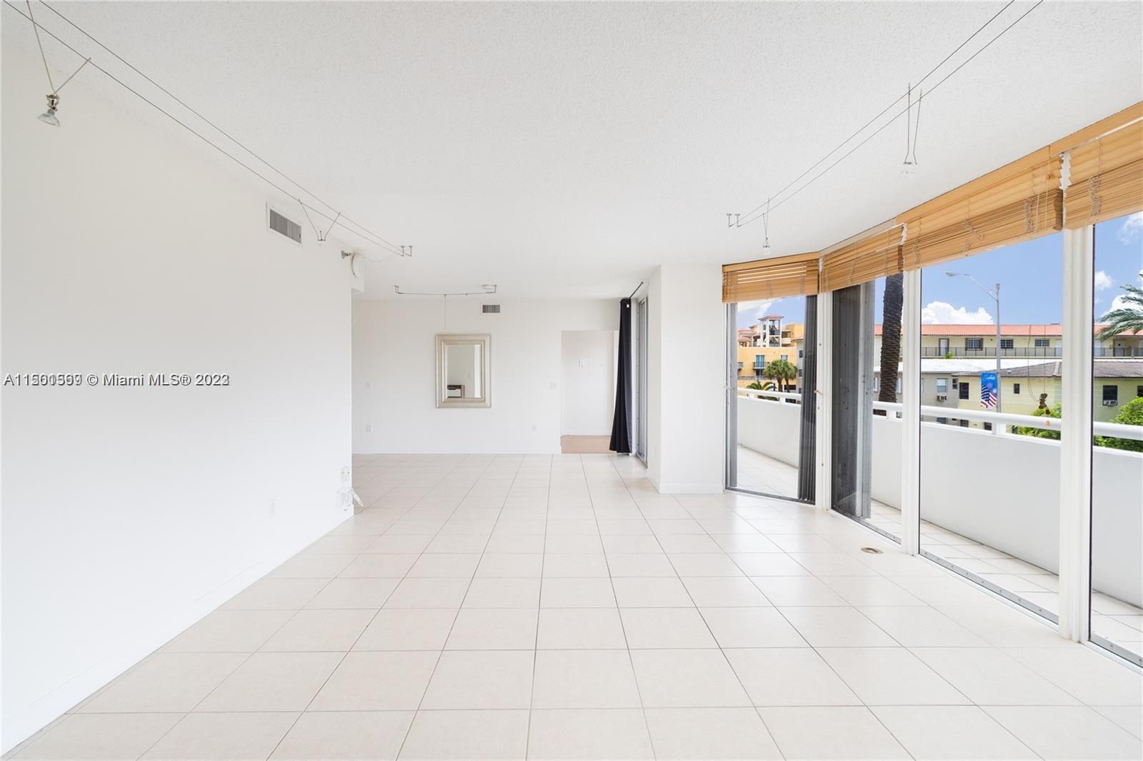 8925 Collins Ave 2E, Surfside, Florida 33154, 2 Bedrooms Bedrooms, ,2 BathroomsBathrooms,Residential,For Sale,8925 Collins Ave 2E,A11501569