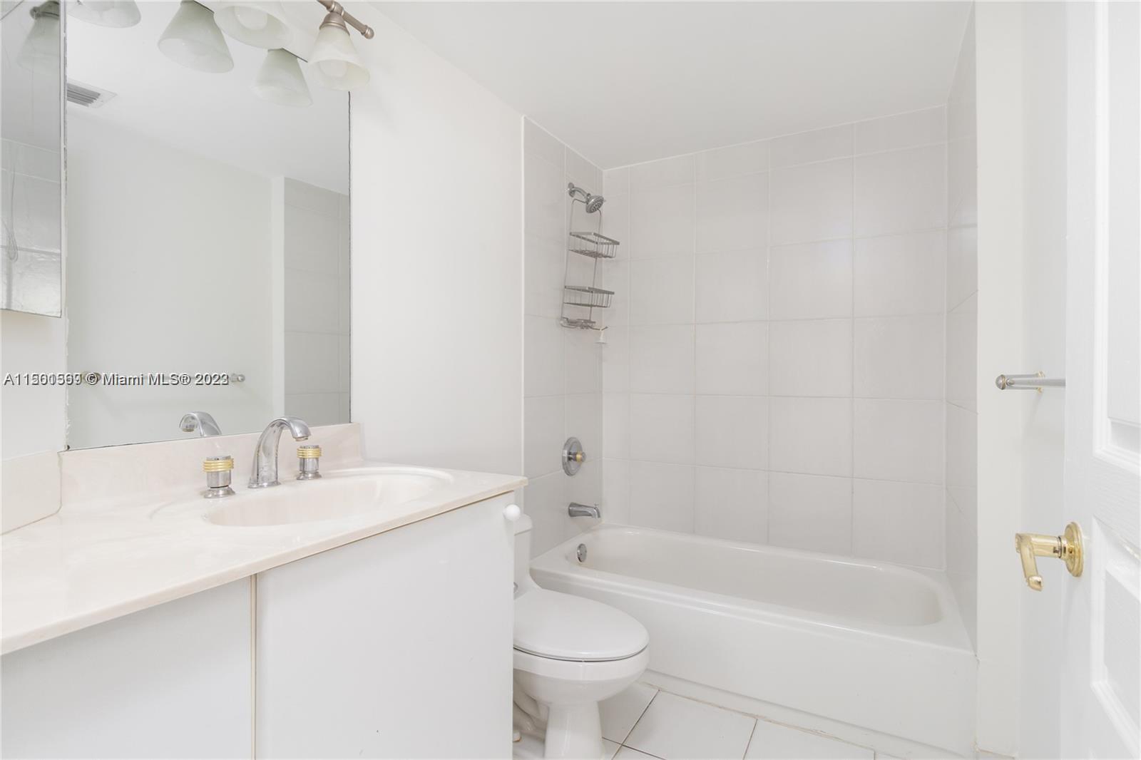 8925 Collins Ave 2E, Surfside, Florida 33154, 2 Bedrooms Bedrooms, ,2 BathroomsBathrooms,Residential,For Sale,8925 Collins Ave 2E,A11501569