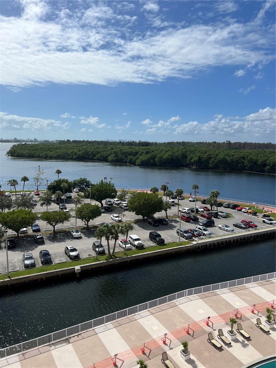 400 Kings Point Dr 1529, Sunny Isles Beach, Florida 33160, 1 Bedroom Bedrooms, ,1 BathroomBathrooms,Residential,For Sale,400 Kings Point Dr 1529,A11503806