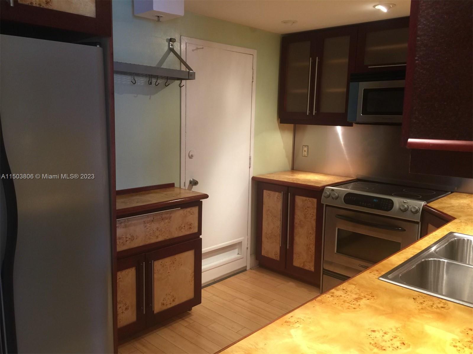 400 Kings Point Dr 1529, Sunny Isles Beach, Florida 33160, 1 Bedroom Bedrooms, ,1 BathroomBathrooms,Residential,For Sale,400 Kings Point Dr 1529,A11503806