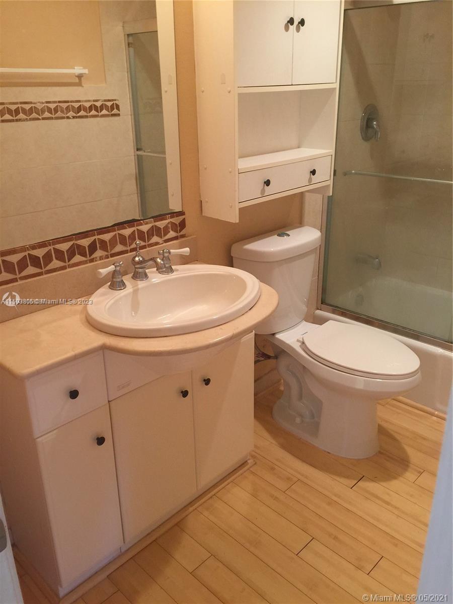 400 Kings Point Dr 1529, Sunny Isles Beach, Florida 33160, 1 Bedroom Bedrooms, ,1 BathroomBathrooms,Residential,For Sale,400 Kings Point Dr 1529,A11503806