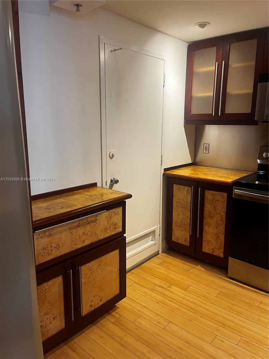 400 Kings Point Dr 1529, Sunny Isles Beach, Florida 33160, 1 Bedroom Bedrooms, ,1 BathroomBathrooms,Residential,For Sale,400 Kings Point Dr 1529,A11503806
