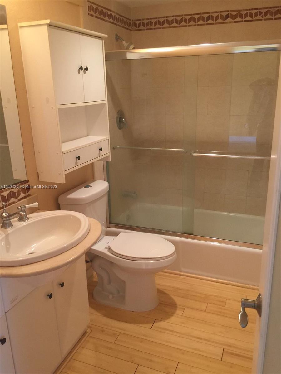 400 Kings Point Dr 1529, Sunny Isles Beach, Florida 33160, 1 Bedroom Bedrooms, ,1 BathroomBathrooms,Residential,For Sale,400 Kings Point Dr 1529,A11503806