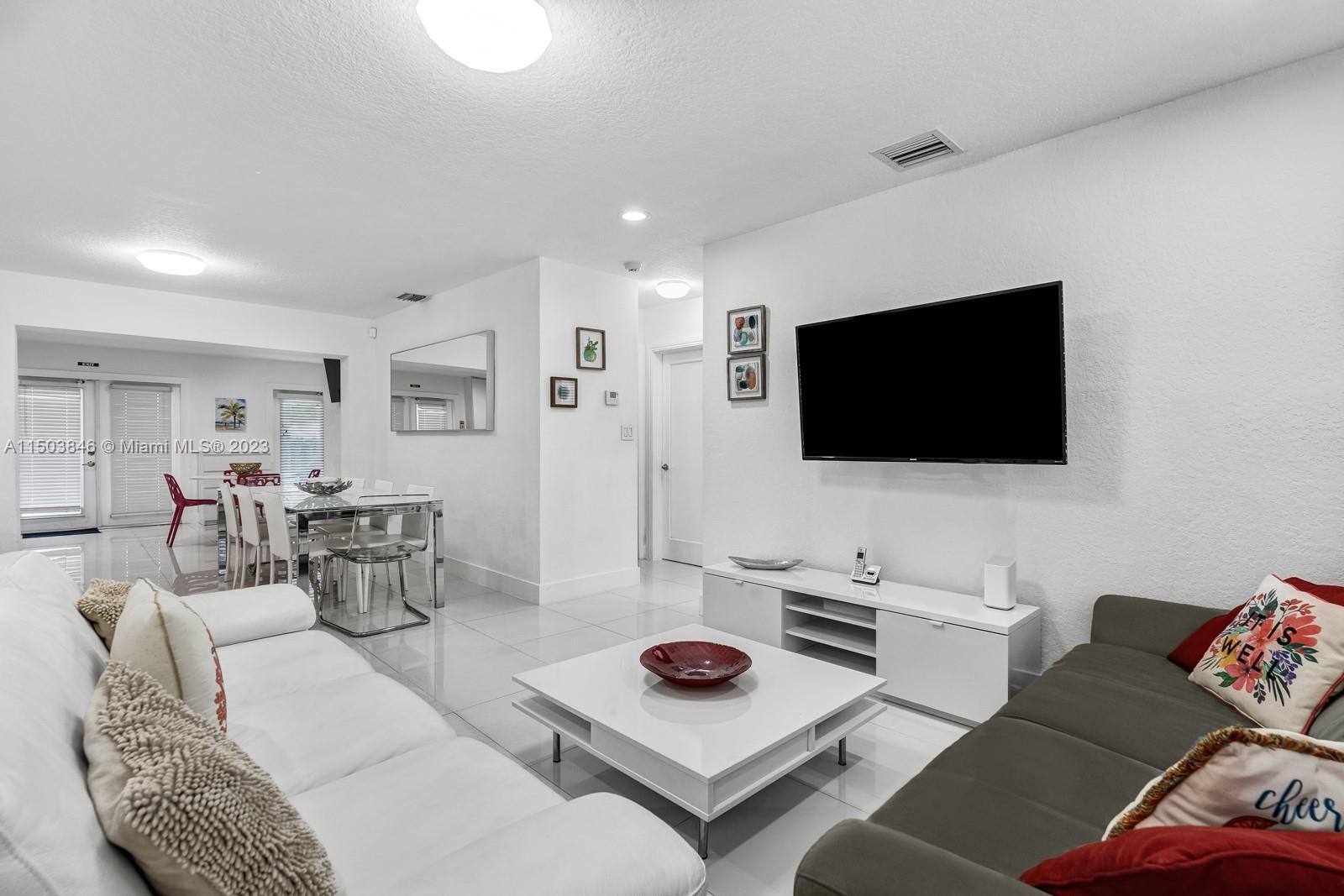 1411 Hayes St, Hollywood, Florida 33020, 4 Bedrooms Bedrooms, ,3 BathroomsBathrooms,Residentiallease,For Rent,1411 Hayes St,A11503846