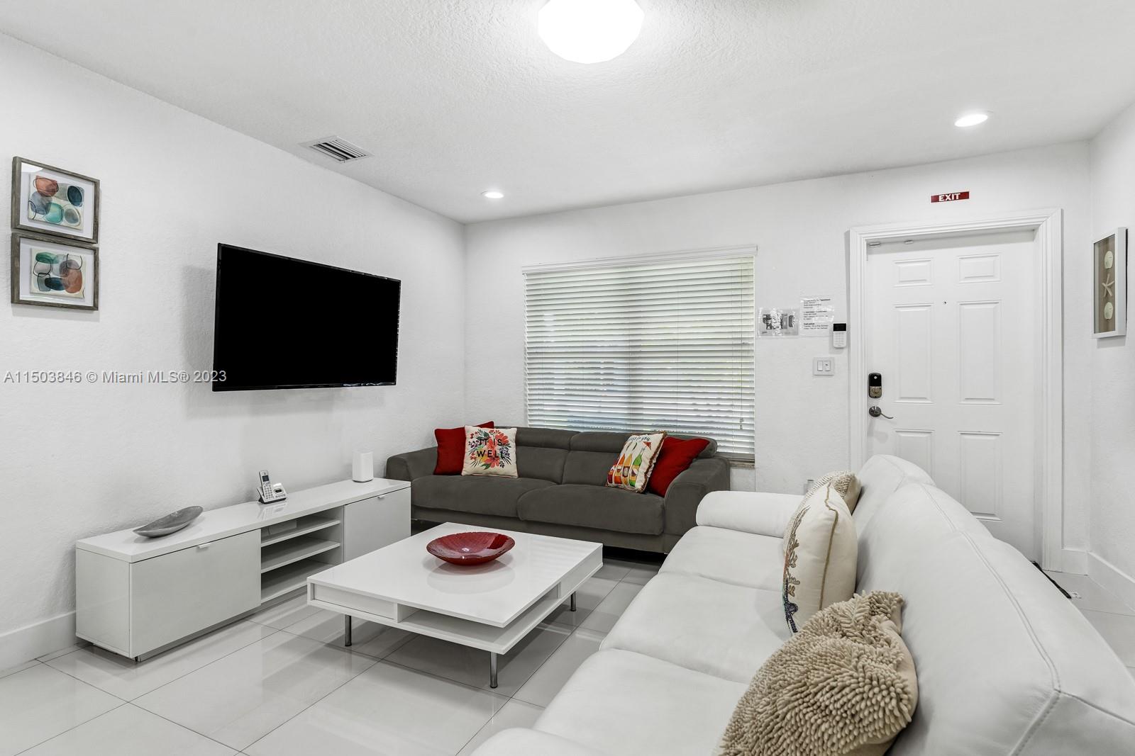 1411 Hayes St, Hollywood, Florida 33020, 4 Bedrooms Bedrooms, ,3 BathroomsBathrooms,Residentiallease,For Rent,1411 Hayes St,A11503846