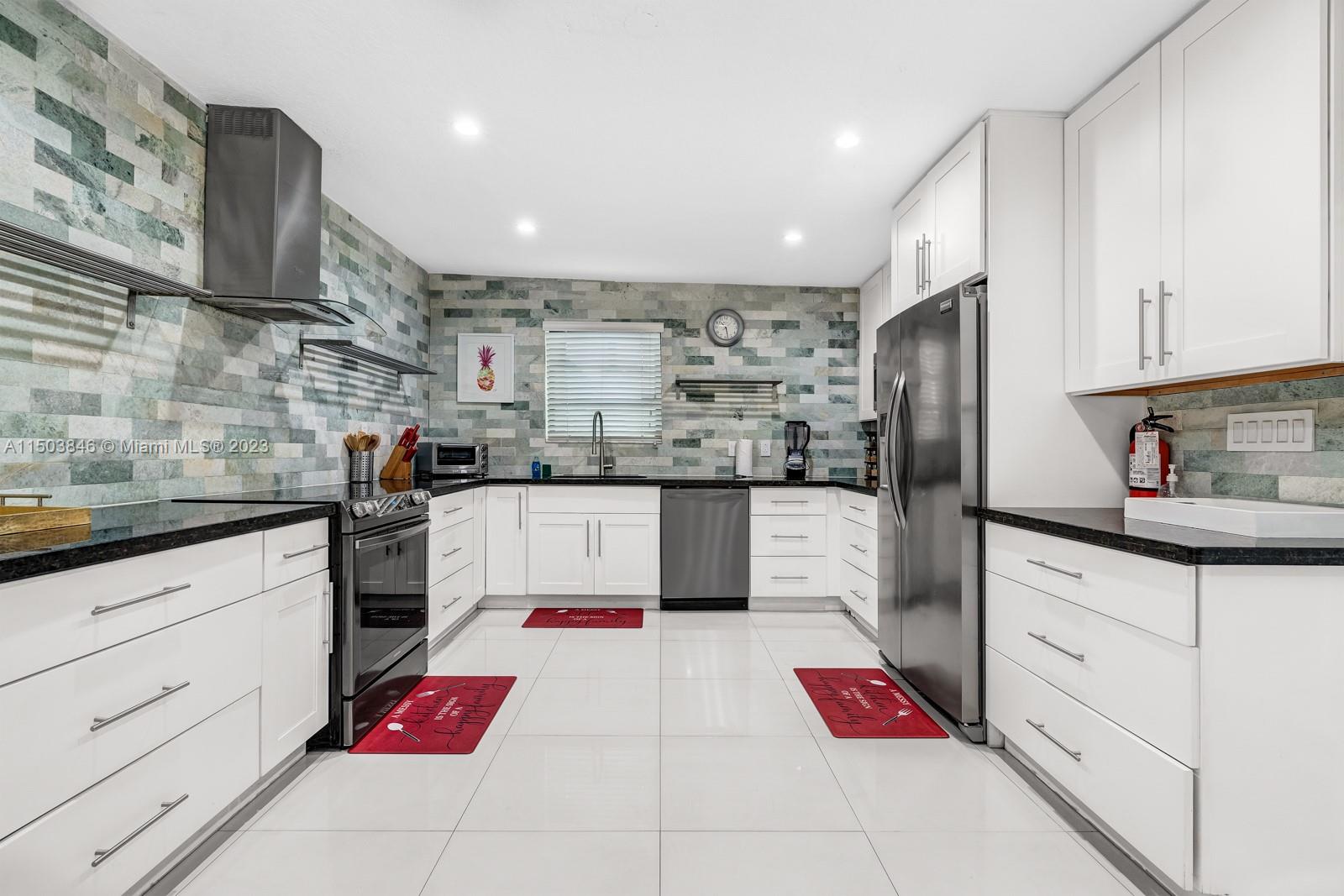 1411 Hayes St, Hollywood, Florida 33020, 4 Bedrooms Bedrooms, ,3 BathroomsBathrooms,Residentiallease,For Rent,1411 Hayes St,A11503846