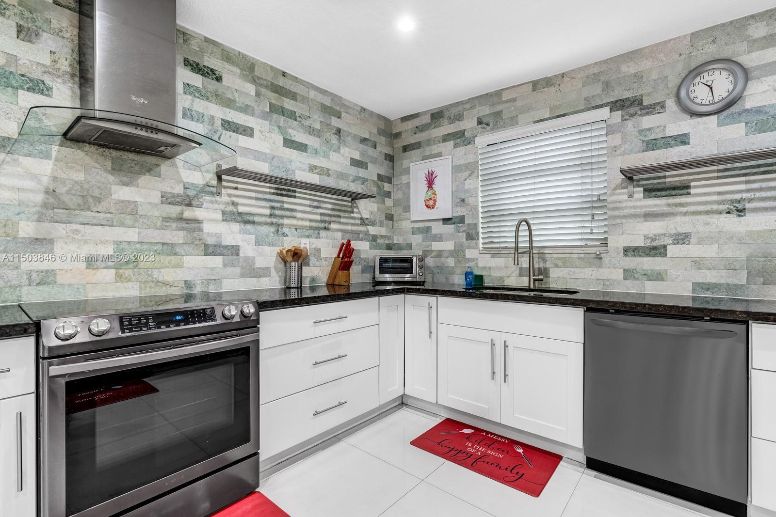 1411 Hayes St, Hollywood, Florida 33020, 4 Bedrooms Bedrooms, ,3 BathroomsBathrooms,Residentiallease,For Rent,1411 Hayes St,A11503846