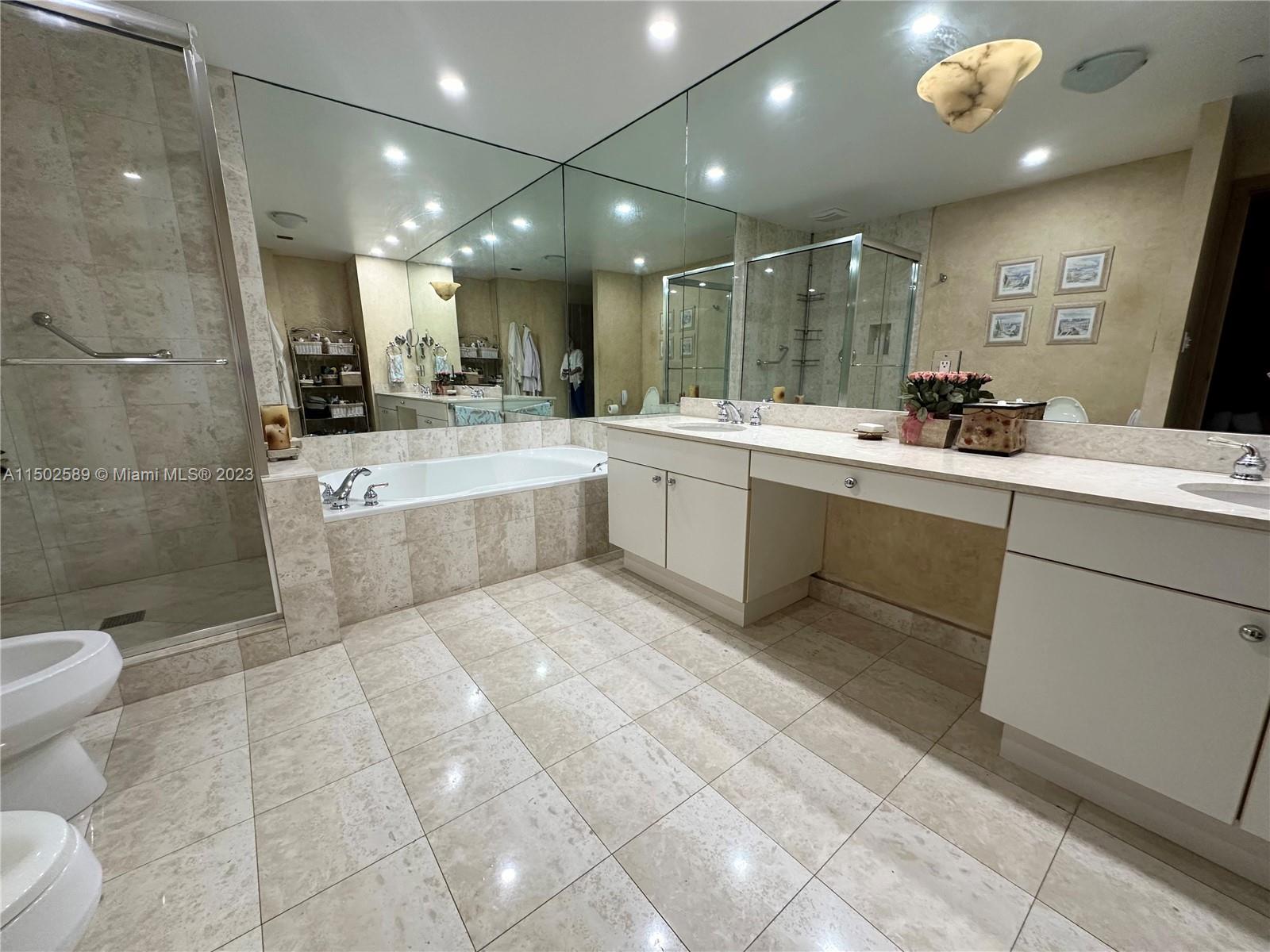 9601 Collins Ave 1705, Bal Harbour, Florida 33154, 2 Bedrooms Bedrooms, ,2 BathroomsBathrooms,Residentiallease,For Rent,9601 Collins Ave 1705,A11502589