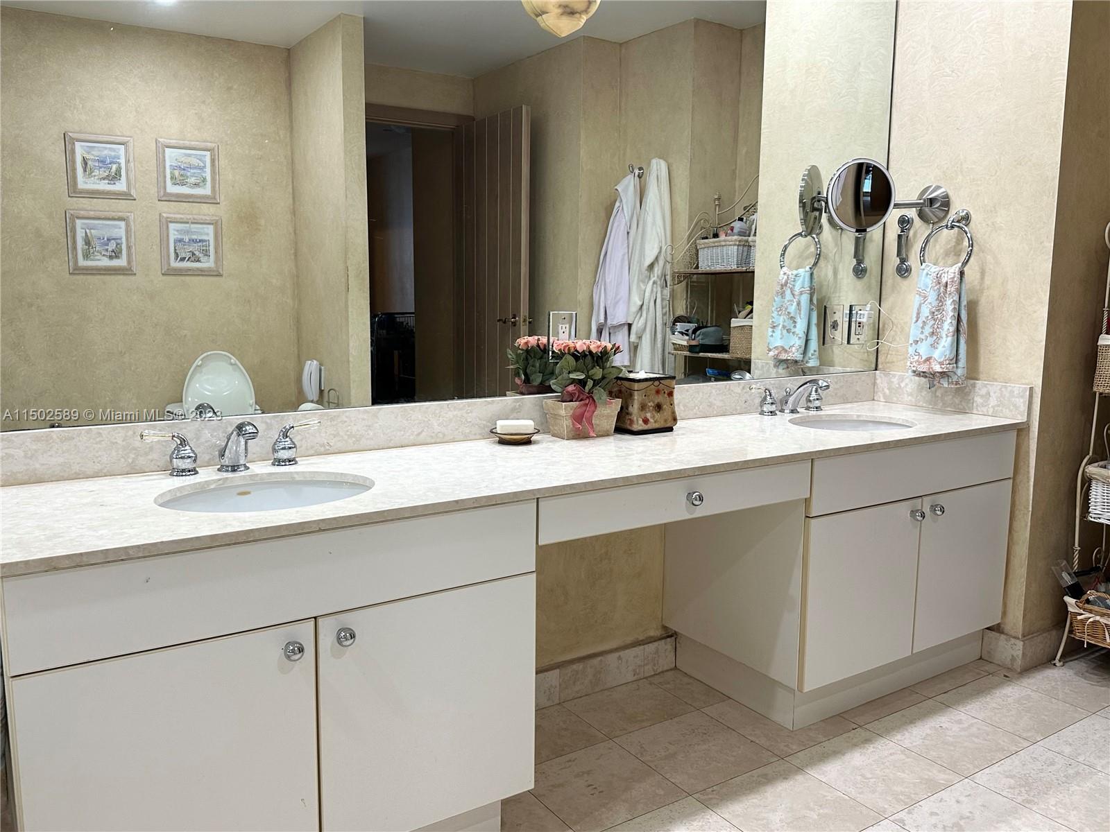 9601 Collins Ave 1705, Bal Harbour, Florida 33154, 2 Bedrooms Bedrooms, ,2 BathroomsBathrooms,Residentiallease,For Rent,9601 Collins Ave 1705,A11502589