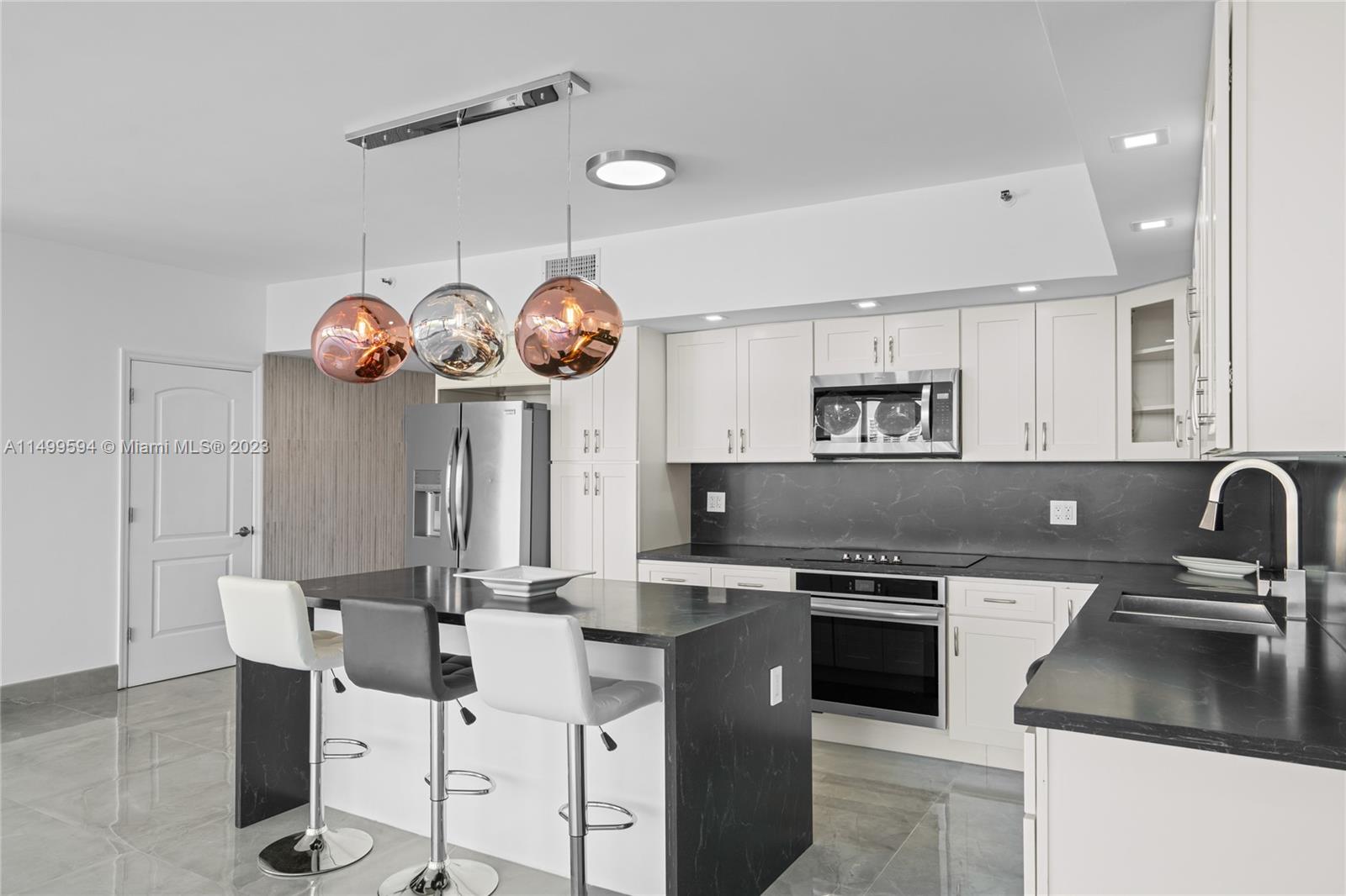 355 Poinciana Dr 1130, Sunny Isles Beach, Florida 33160, 3 Bedrooms Bedrooms, ,2 BathroomsBathrooms,Residential,For Sale,355 Poinciana Dr 1130,A11499594