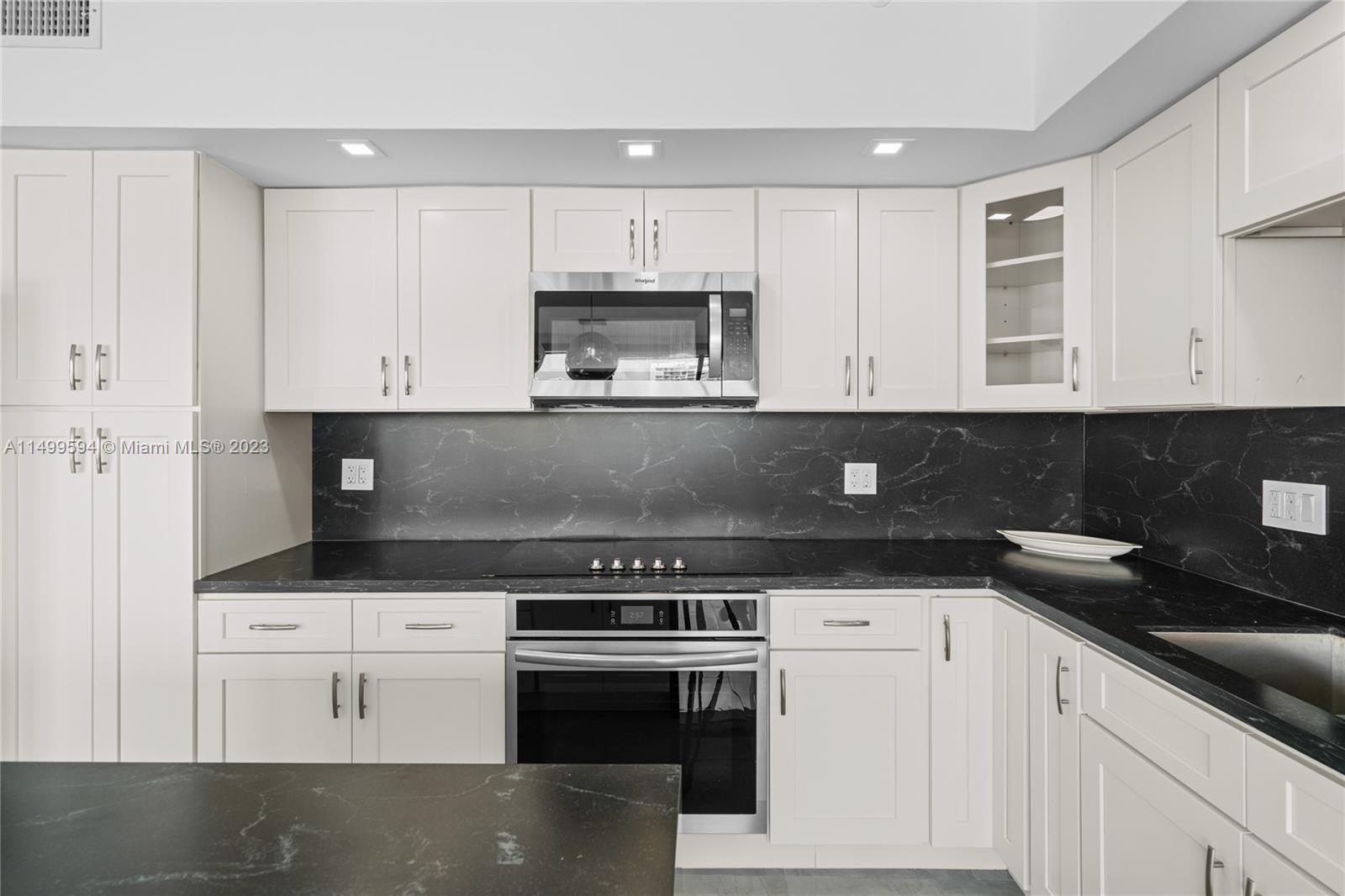 355 Poinciana Dr 1130, Sunny Isles Beach, Florida 33160, 3 Bedrooms Bedrooms, ,2 BathroomsBathrooms,Residential,For Sale,355 Poinciana Dr 1130,A11499594