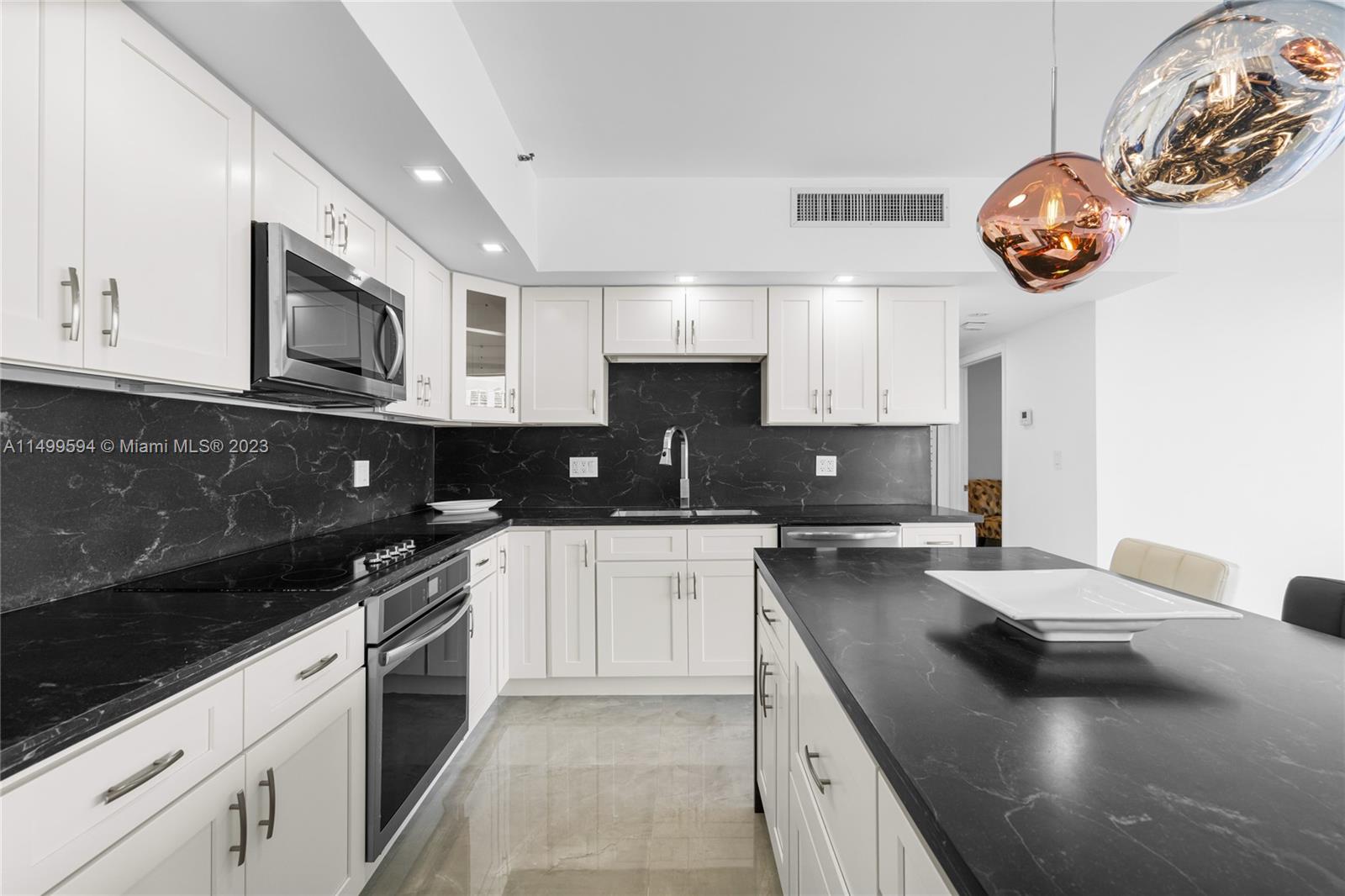 355 Poinciana Dr 1130, Sunny Isles Beach, Florida 33160, 3 Bedrooms Bedrooms, ,2 BathroomsBathrooms,Residential,For Sale,355 Poinciana Dr 1130,A11499594