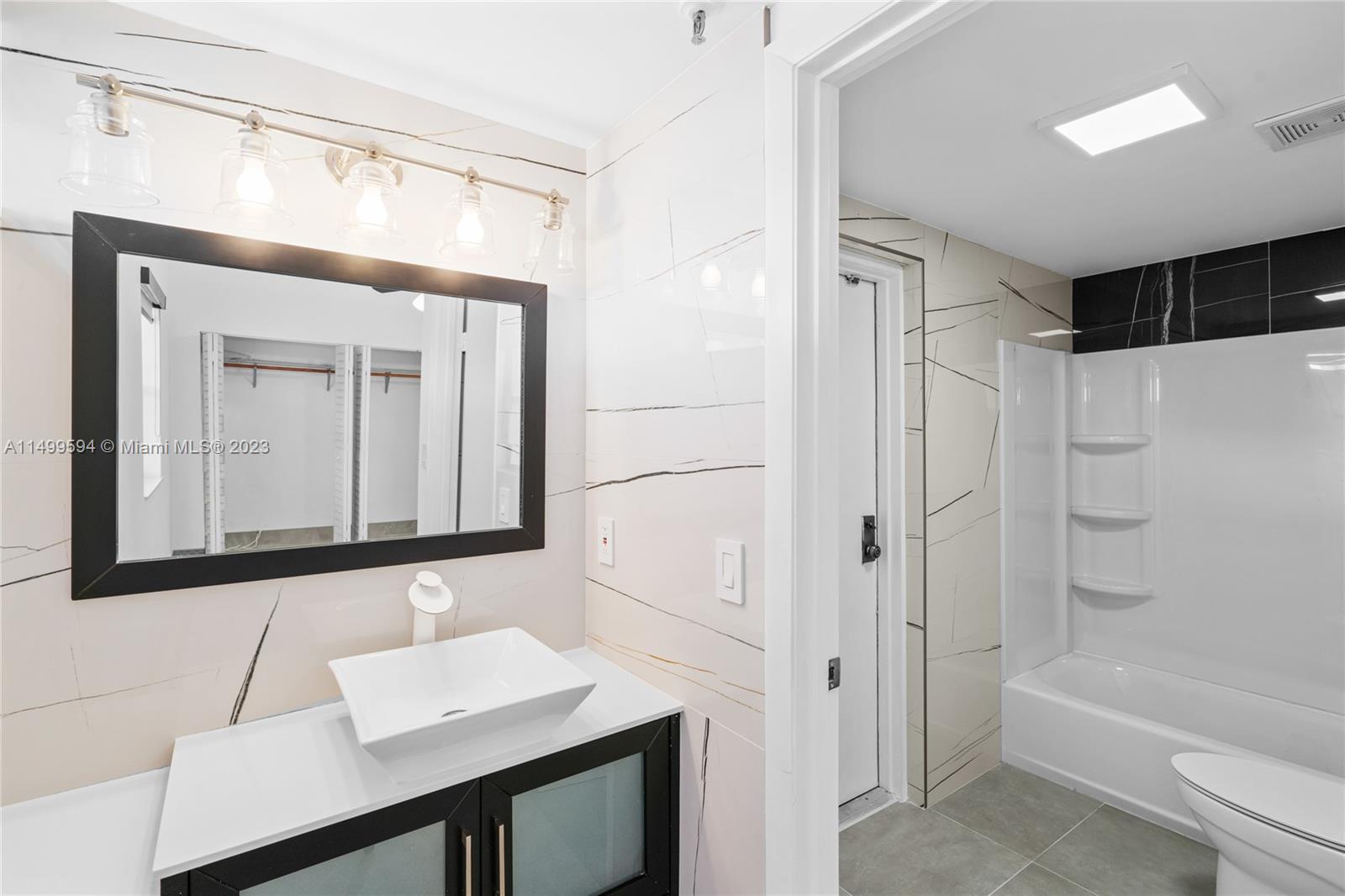 355 Poinciana Dr 1130, Sunny Isles Beach, Florida 33160, 3 Bedrooms Bedrooms, ,2 BathroomsBathrooms,Residential,For Sale,355 Poinciana Dr 1130,A11499594