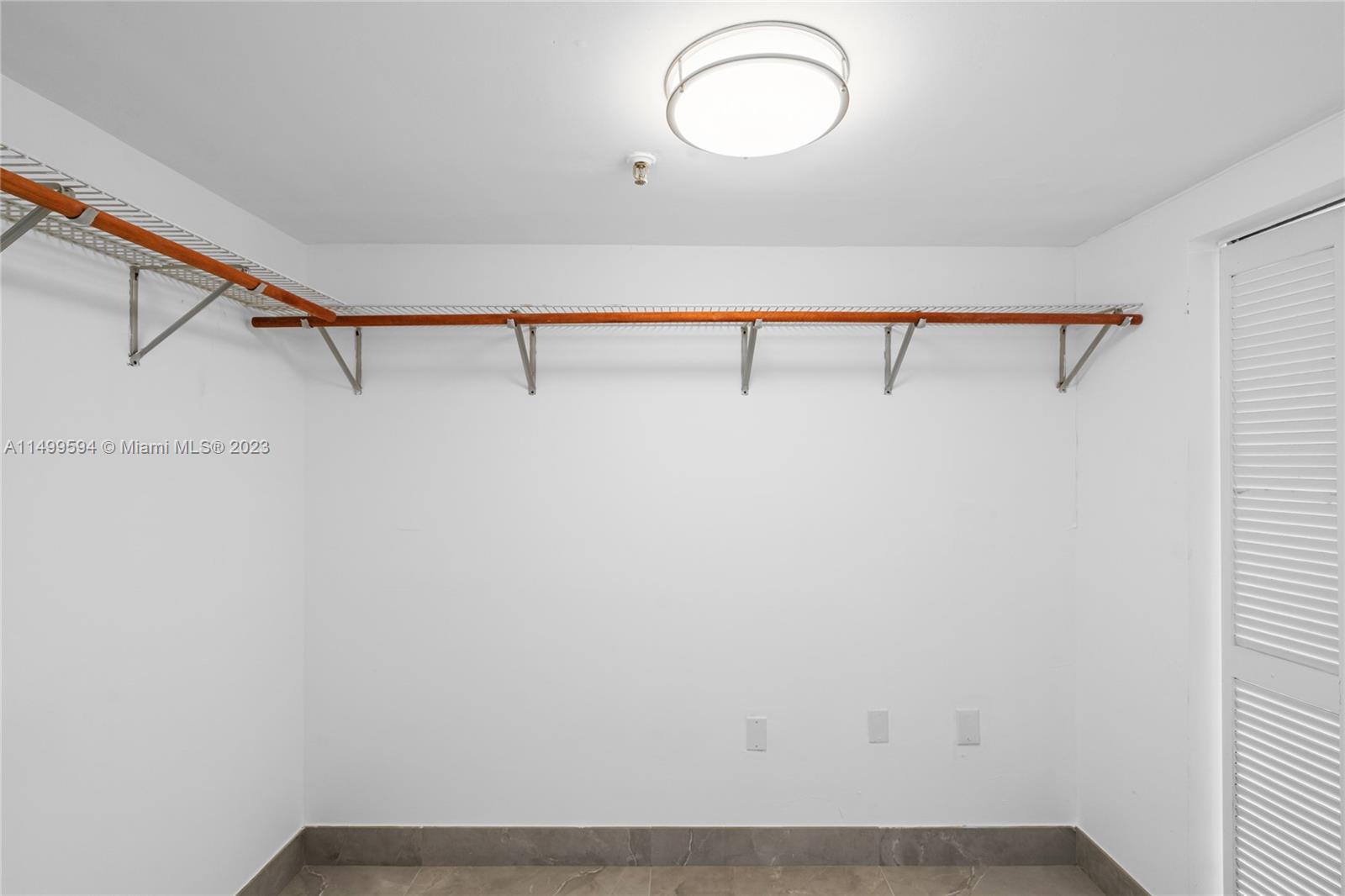 355 Poinciana Dr 1130, Sunny Isles Beach, Florida 33160, 3 Bedrooms Bedrooms, ,2 BathroomsBathrooms,Residential,For Sale,355 Poinciana Dr 1130,A11499594