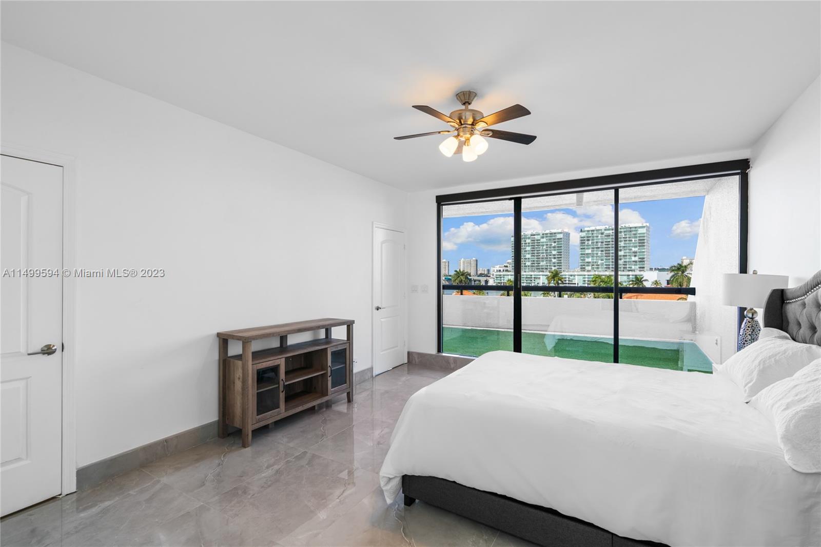 355 Poinciana Dr 1130, Sunny Isles Beach, Florida 33160, 3 Bedrooms Bedrooms, ,2 BathroomsBathrooms,Residential,For Sale,355 Poinciana Dr 1130,A11499594