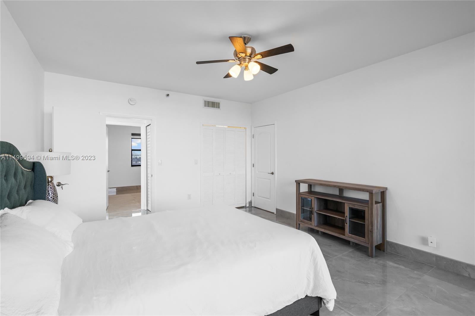 355 Poinciana Dr 1130, Sunny Isles Beach, Florida 33160, 3 Bedrooms Bedrooms, ,2 BathroomsBathrooms,Residential,For Sale,355 Poinciana Dr 1130,A11499594