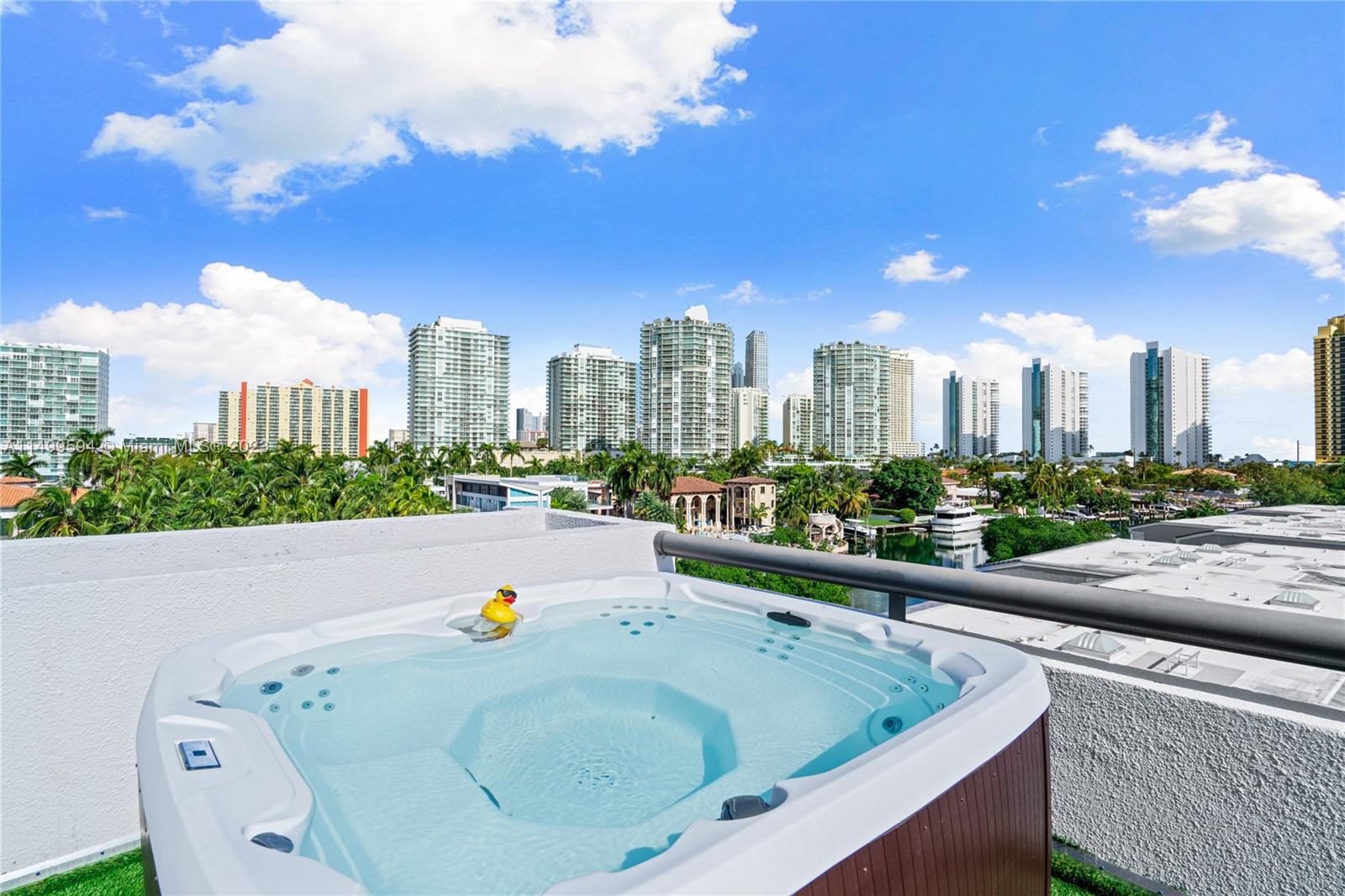 355 Poinciana Dr 1130, Sunny Isles Beach, Florida 33160, 3 Bedrooms Bedrooms, ,2 BathroomsBathrooms,Residential,For Sale,355 Poinciana Dr 1130,A11499594