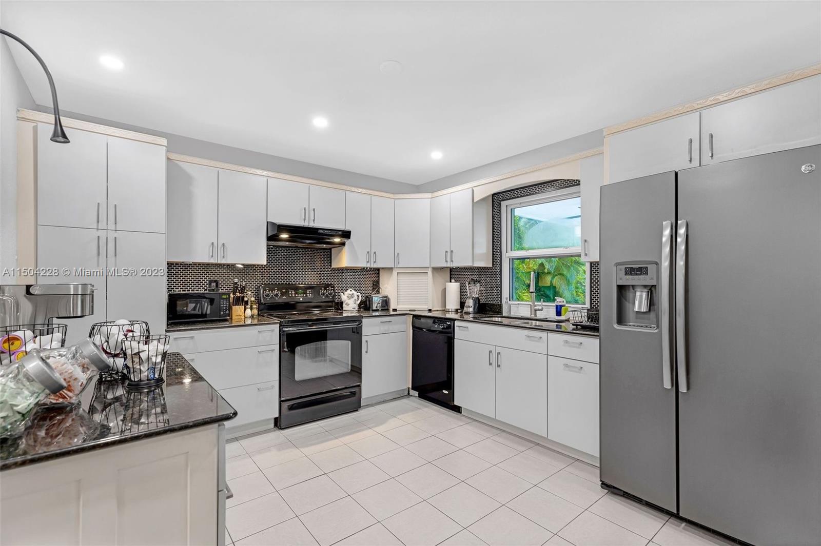 4330 SW 34th Ln, Dania Beach, Florida 33312, 4 Bedrooms Bedrooms, ,2 BathroomsBathrooms,Residential,For Sale,4330 SW 34th Ln,A11504228