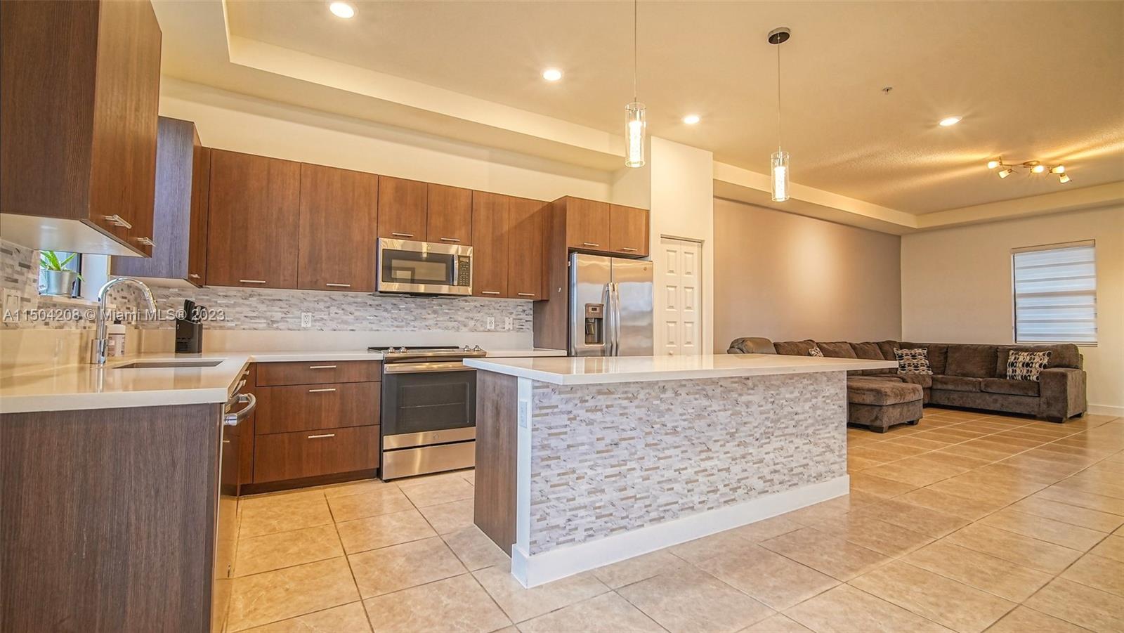 10407 NW 82nd St 35, Doral, Florida 33178, 3 Bedrooms Bedrooms, ,2 BathroomsBathrooms,Residentiallease,For Rent,10407 NW 82nd St 35,A11504208
