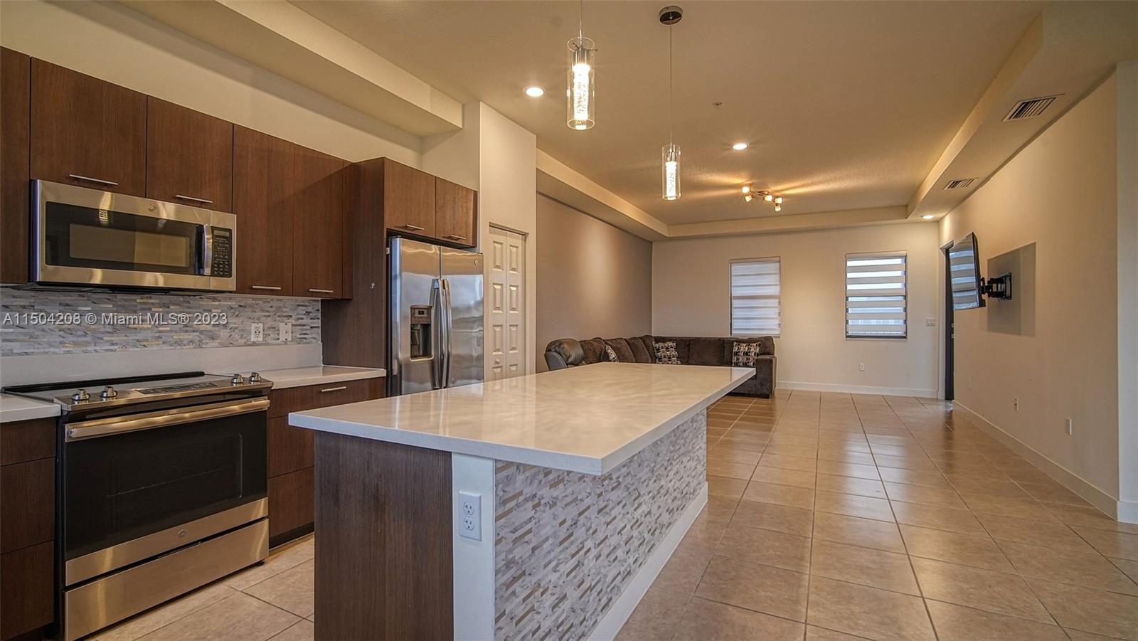 10407 NW 82nd St 35, Doral, Florida 33178, 3 Bedrooms Bedrooms, ,2 BathroomsBathrooms,Residentiallease,For Rent,10407 NW 82nd St 35,A11504208