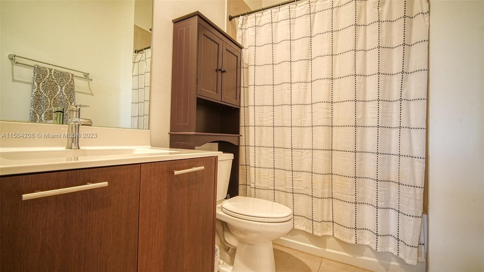 10407 NW 82nd St 35, Doral, Florida 33178, 3 Bedrooms Bedrooms, ,2 BathroomsBathrooms,Residentiallease,For Rent,10407 NW 82nd St 35,A11504208