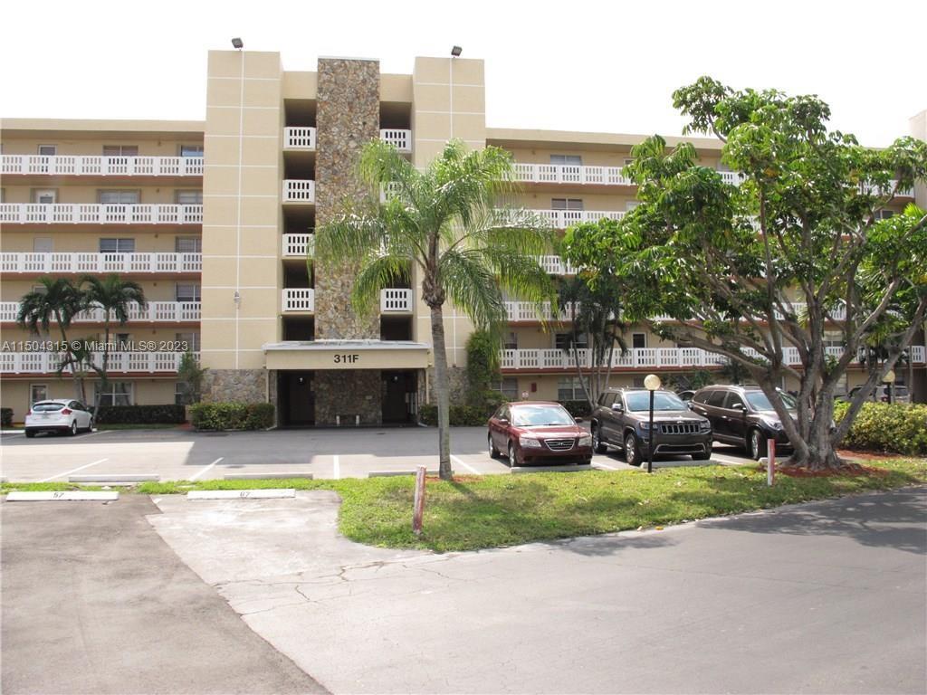 311 SE 3rd St 309, Dania Beach, Florida 33004, 2 Bedrooms Bedrooms, ,2 BathroomsBathrooms,Residentiallease,For Rent,311 SE 3rd St 309,A11504315