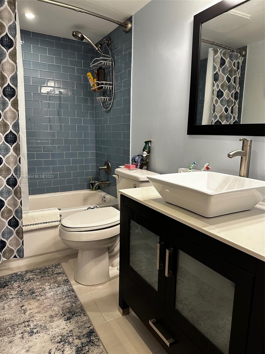 311 SE 3rd St 309, Dania Beach, Florida 33004, 2 Bedrooms Bedrooms, ,2 BathroomsBathrooms,Residentiallease,For Rent,311 SE 3rd St 309,A11504315