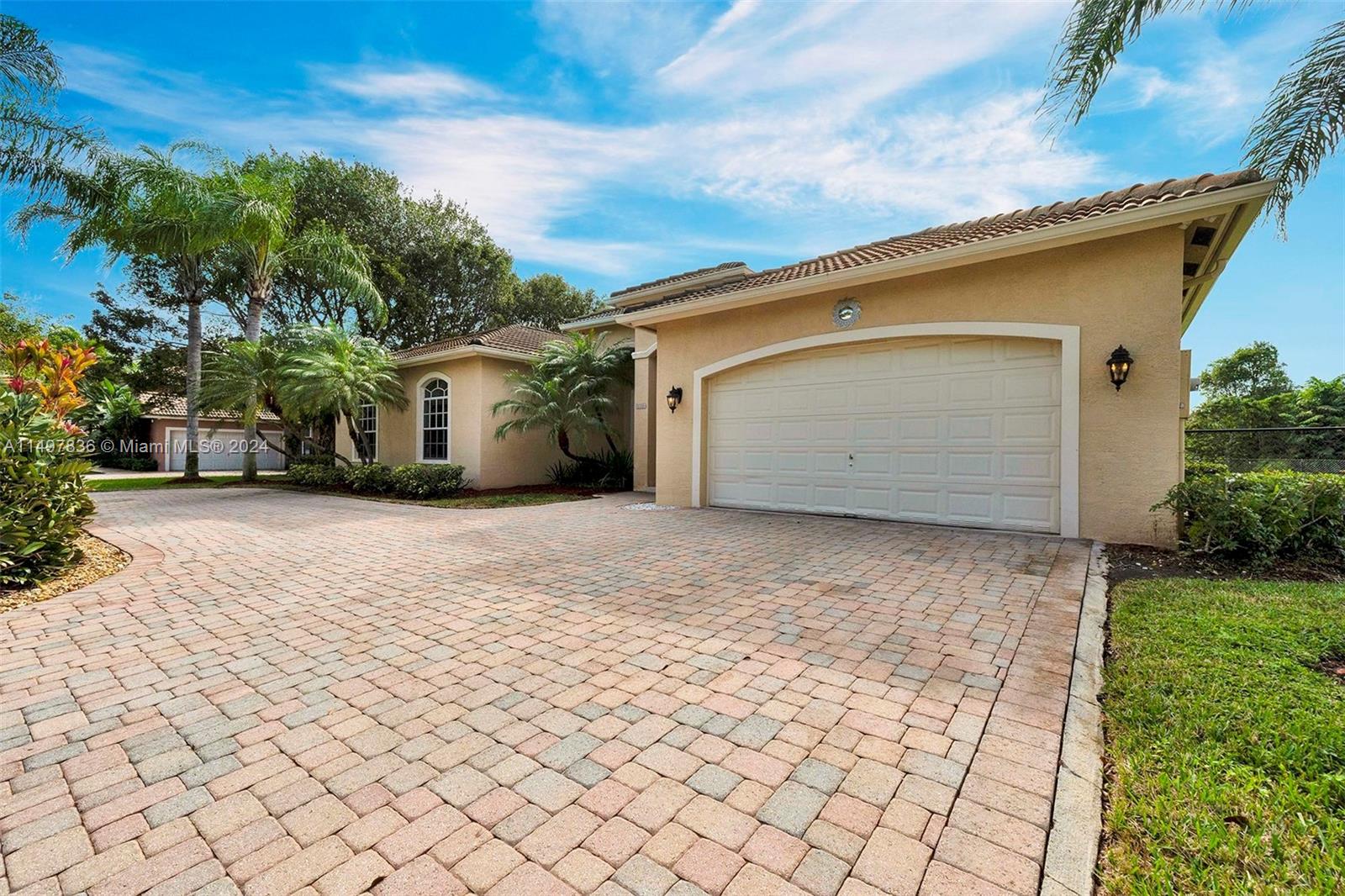 8230 SW 173rd Ter  For Sale A11497836, FL