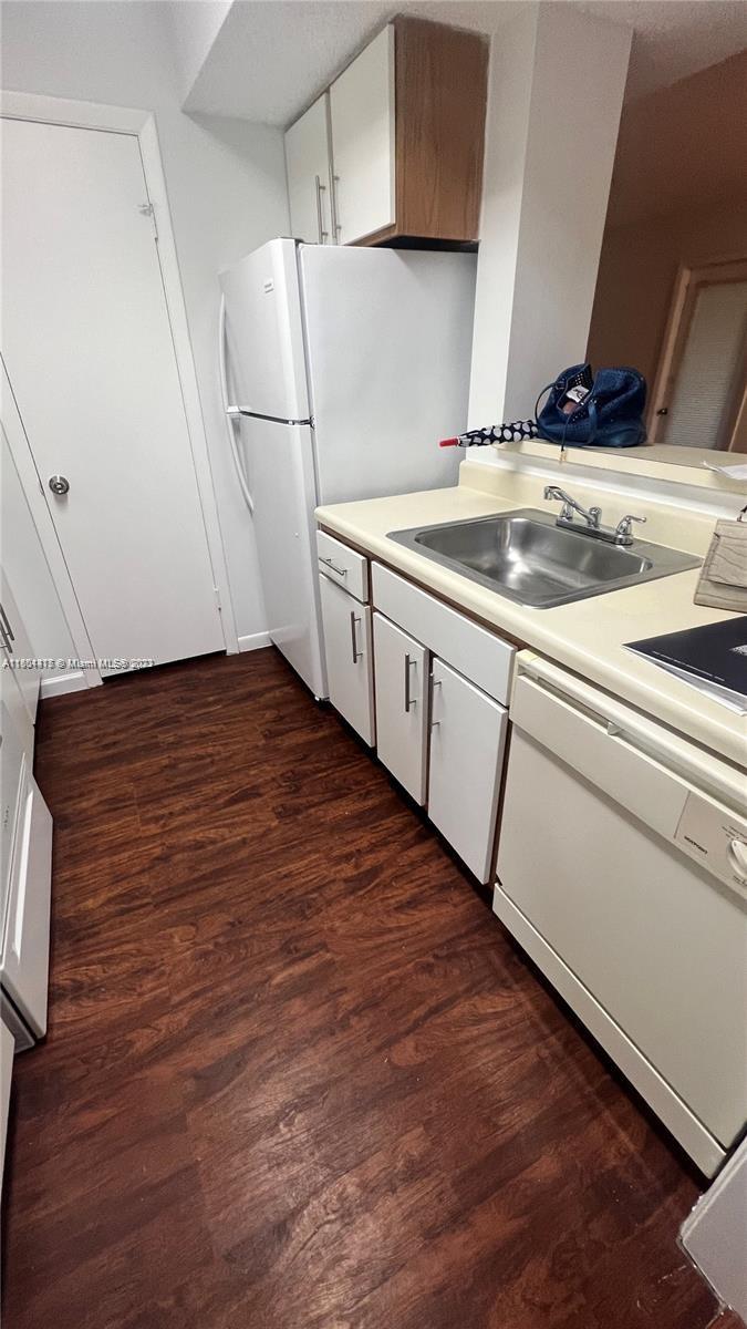 4261 W Mcnab Rd 14, Pompano Beach, Florida 33069, 2 Bedrooms Bedrooms, ,2 BathroomsBathrooms,Residential,For Sale,4261 W Mcnab Rd 14,A11504415