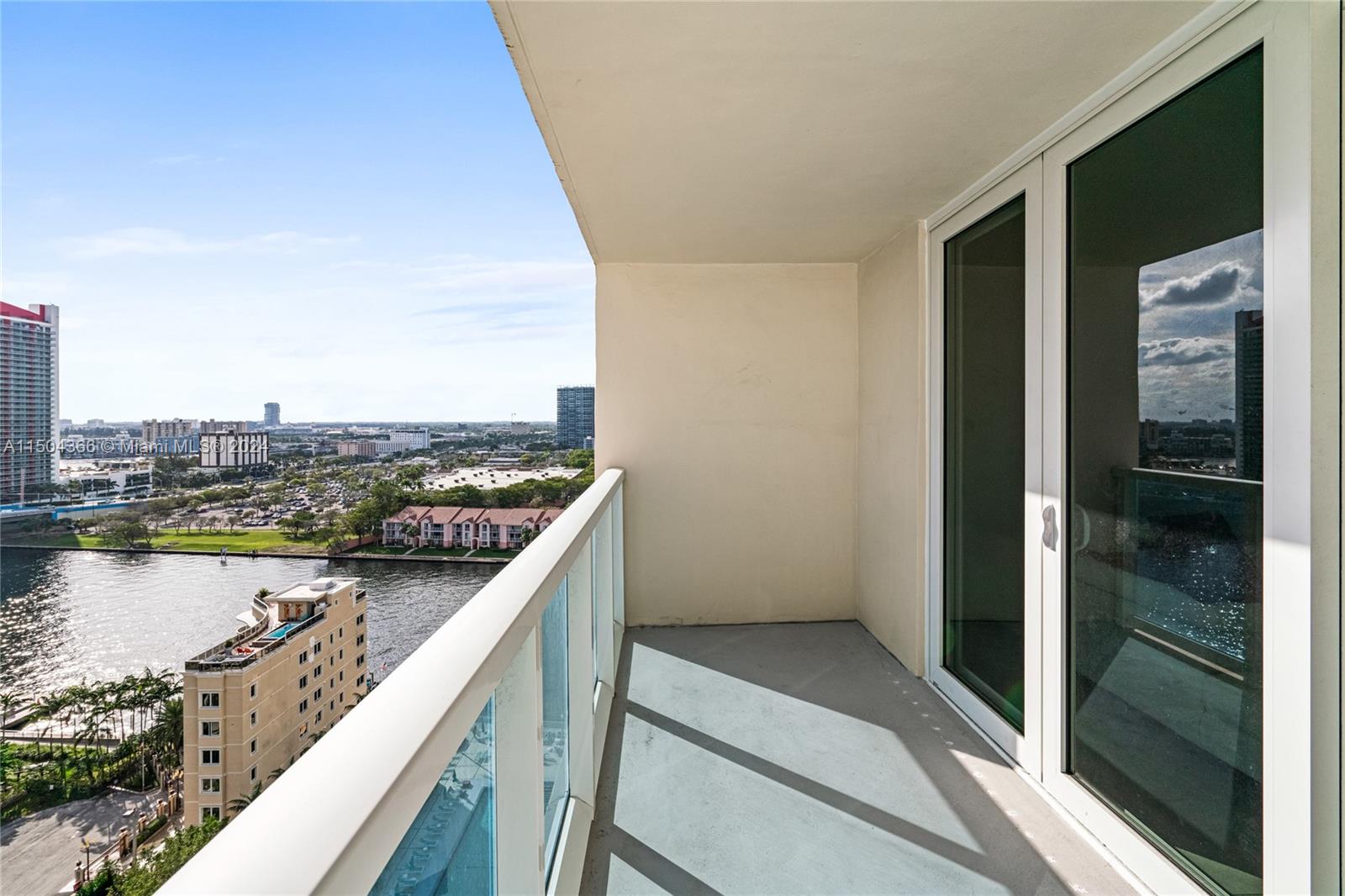 3800 S Ocean Dr 1710, Hollywood, Florida 33019, 2 Bedrooms Bedrooms, ,2 BathroomsBathrooms,Residential,For Sale,3800 S Ocean Dr 1710,A11504366