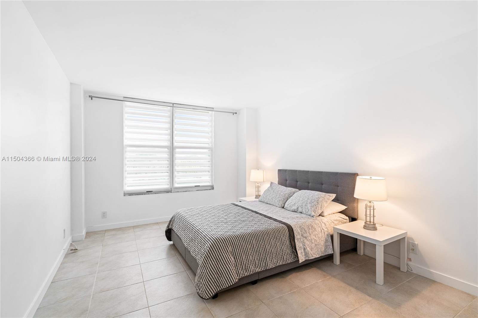 3800 S Ocean Dr 1710, Hollywood, Florida 33019, 2 Bedrooms Bedrooms, ,2 BathroomsBathrooms,Residential,For Sale,3800 S Ocean Dr 1710,A11504366