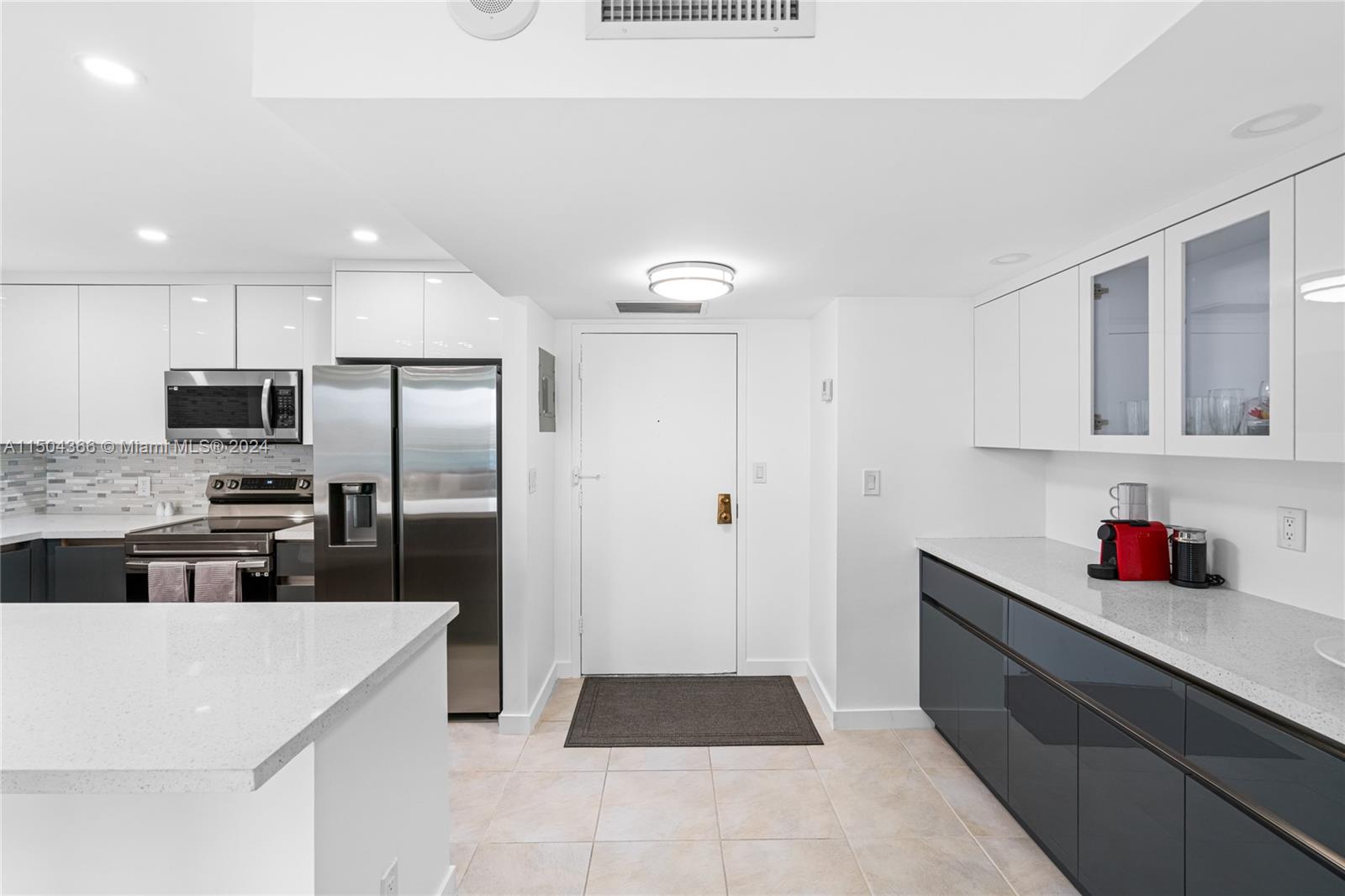 3800 S Ocean Dr 1710, Hollywood, Florida 33019, 2 Bedrooms Bedrooms, ,2 BathroomsBathrooms,Residential,For Sale,3800 S Ocean Dr 1710,A11504366