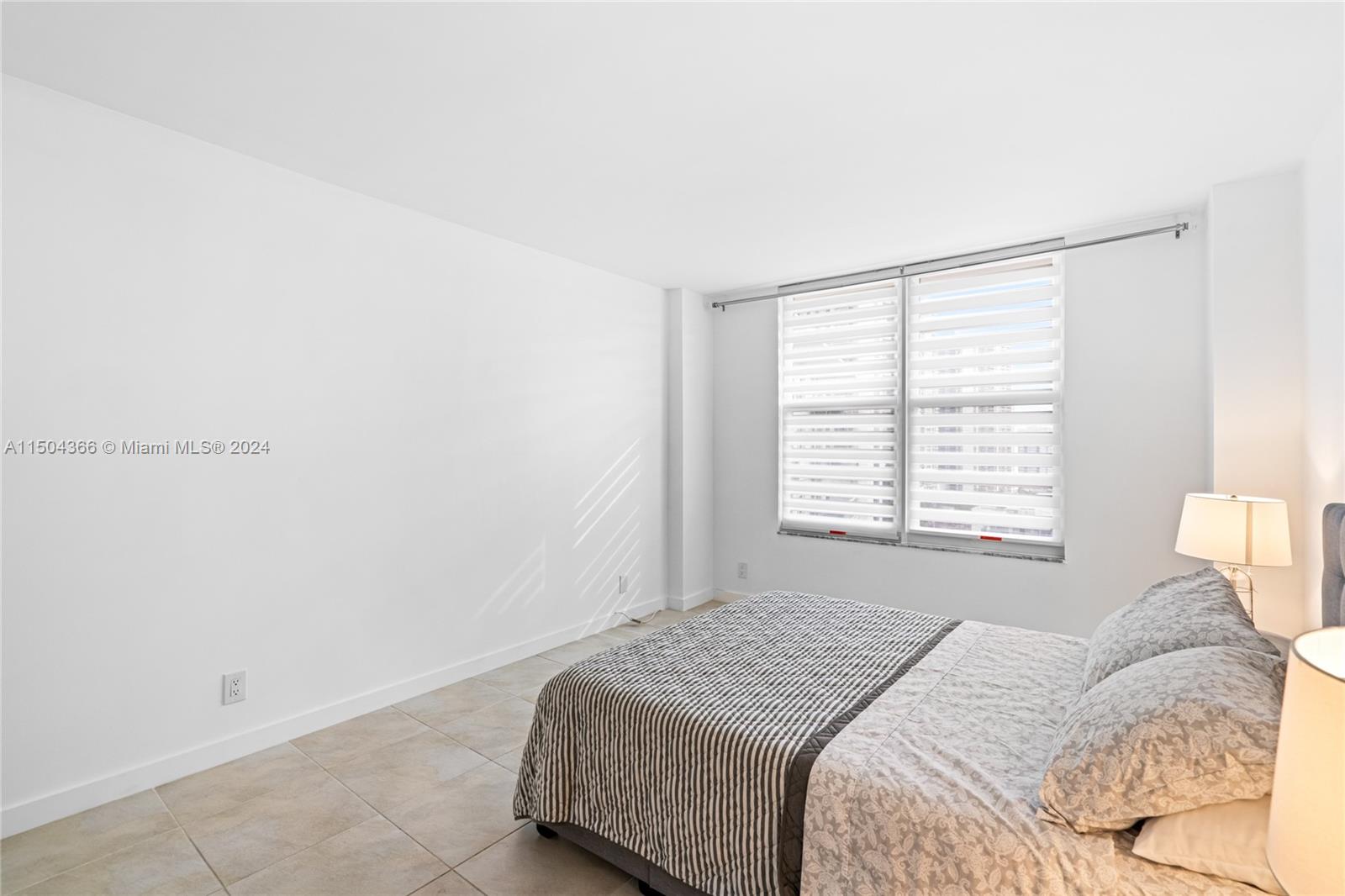 3800 S Ocean Dr 1710, Hollywood, Florida 33019, 2 Bedrooms Bedrooms, ,2 BathroomsBathrooms,Residential,For Sale,3800 S Ocean Dr 1710,A11504366