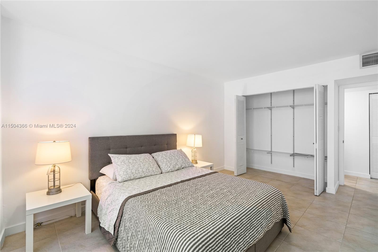 3800 S Ocean Dr 1710, Hollywood, Florida 33019, 2 Bedrooms Bedrooms, ,2 BathroomsBathrooms,Residential,For Sale,3800 S Ocean Dr 1710,A11504366