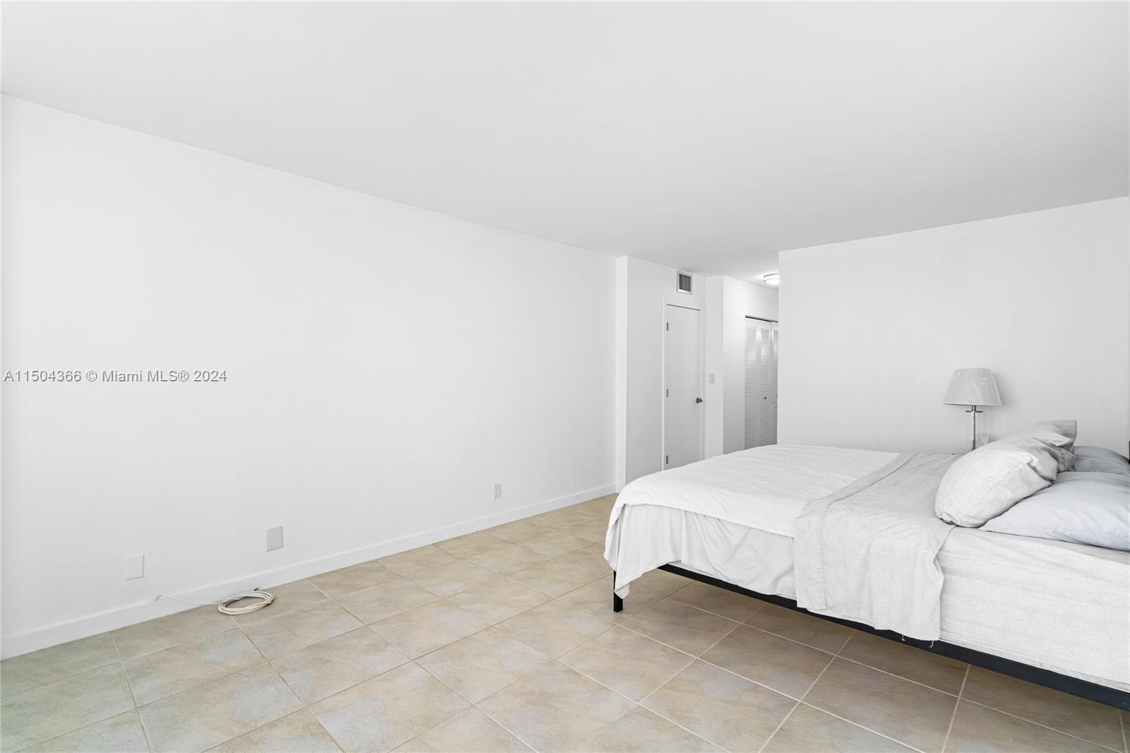 3800 S Ocean Dr 1710, Hollywood, Florida 33019, 2 Bedrooms Bedrooms, ,2 BathroomsBathrooms,Residential,For Sale,3800 S Ocean Dr 1710,A11504366