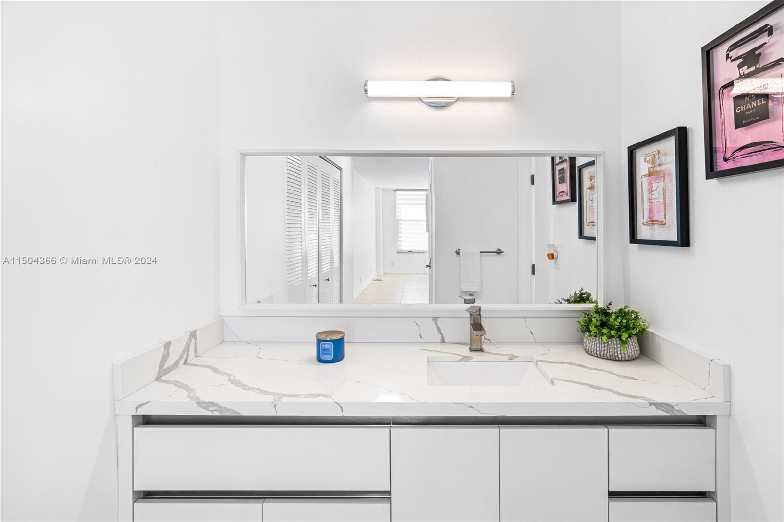 3800 S Ocean Dr 1710, Hollywood, Florida 33019, 2 Bedrooms Bedrooms, ,2 BathroomsBathrooms,Residential,For Sale,3800 S Ocean Dr 1710,A11504366