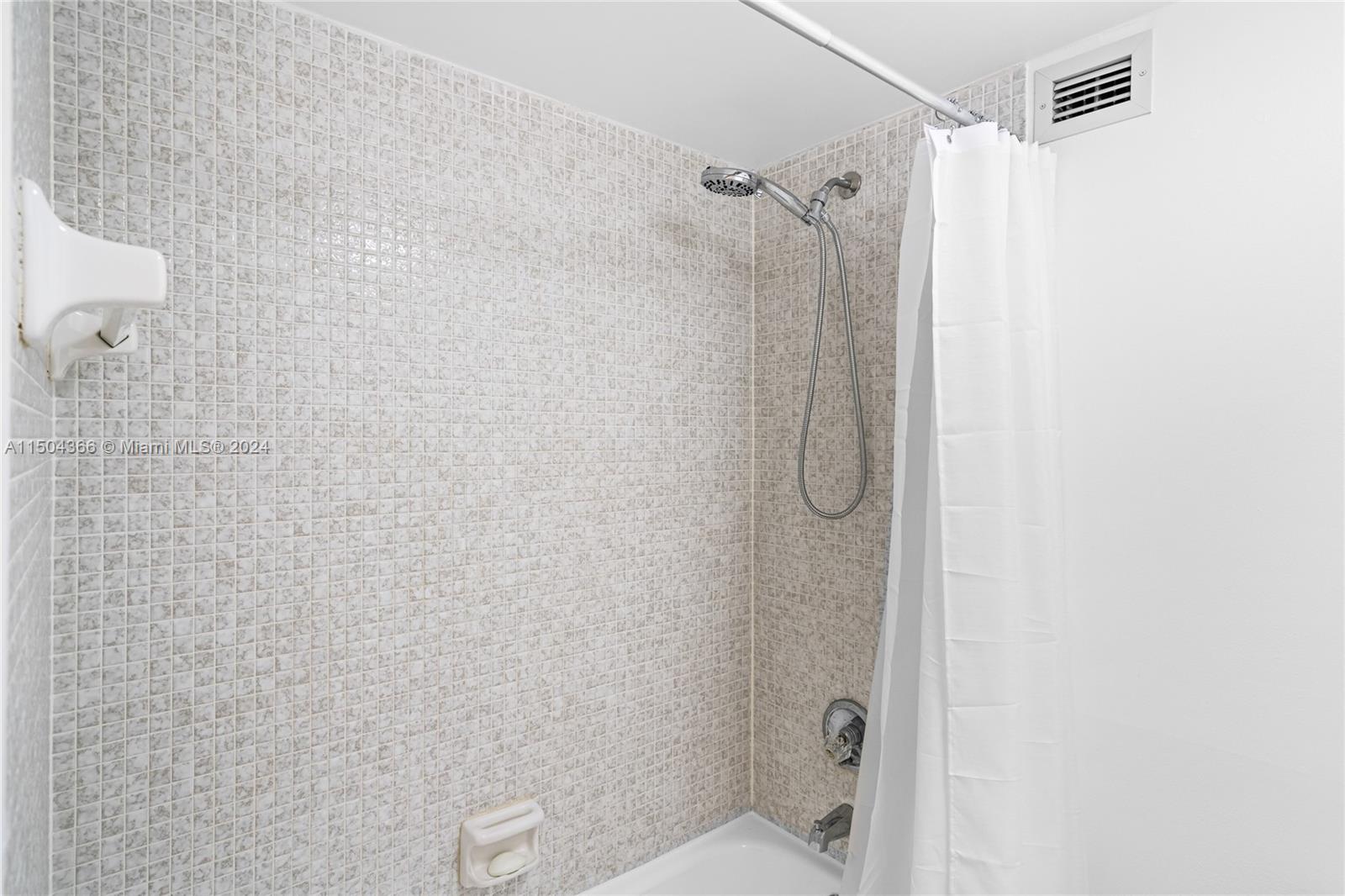 3800 S Ocean Dr 1710, Hollywood, Florida 33019, 2 Bedrooms Bedrooms, ,2 BathroomsBathrooms,Residential,For Sale,3800 S Ocean Dr 1710,A11504366