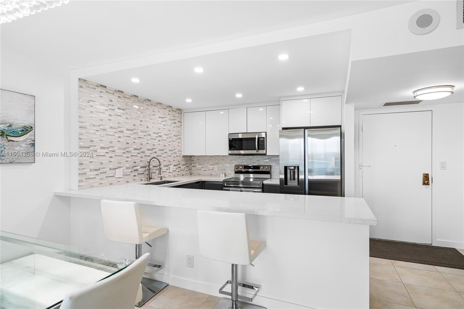 3800 S Ocean Dr 1710, Hollywood, Florida 33019, 2 Bedrooms Bedrooms, ,2 BathroomsBathrooms,Residential,For Sale,3800 S Ocean Dr 1710,A11504366