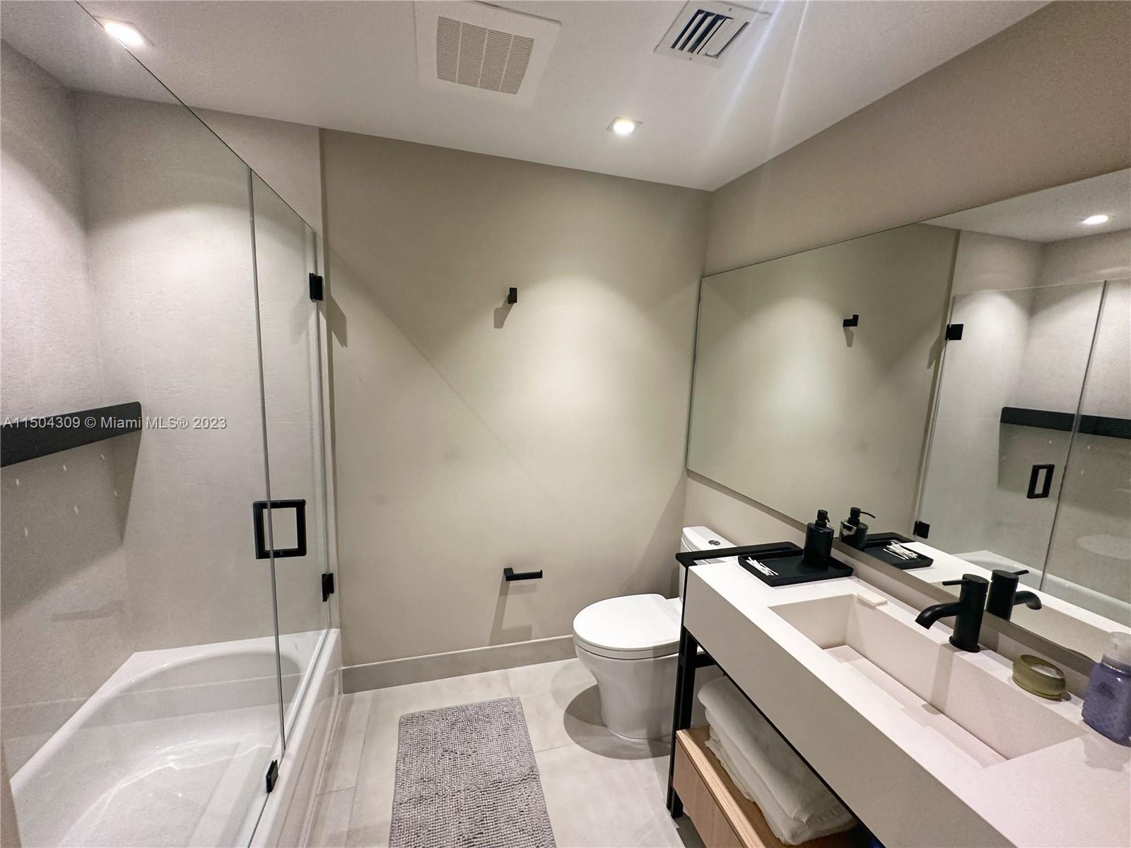 1010 SW 2nd Ave 601, Miami, Florida 33130, 2 Bedrooms Bedrooms, ,2 BathroomsBathrooms,Residentiallease,For Rent,1010 SW 2nd Ave 601,A11504309