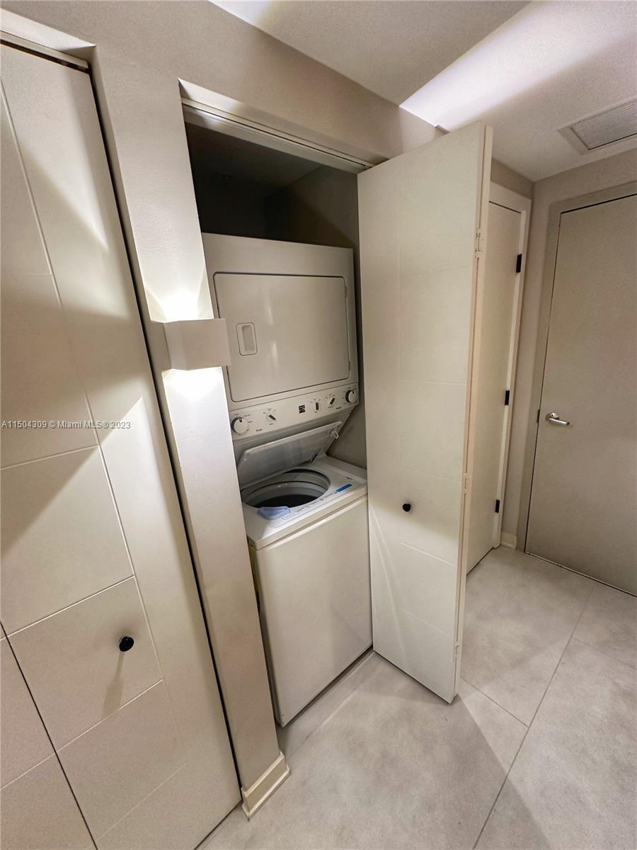 1010 SW 2nd Ave 601, Miami, Florida 33130, 2 Bedrooms Bedrooms, ,2 BathroomsBathrooms,Residentiallease,For Rent,1010 SW 2nd Ave 601,A11504309
