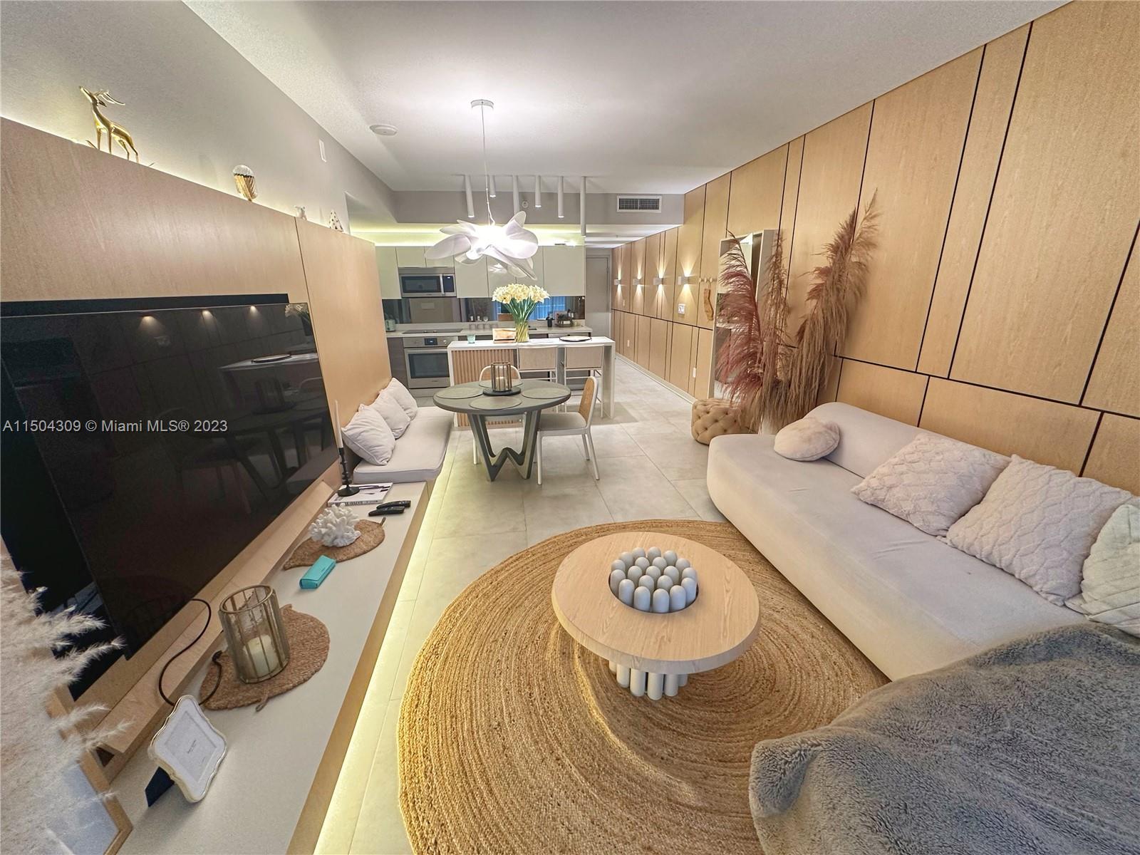 1010 SW 2nd Ave 601, Miami, Florida 33130, 2 Bedrooms Bedrooms, ,2 BathroomsBathrooms,Residentiallease,For Rent,1010 SW 2nd Ave 601,A11504309