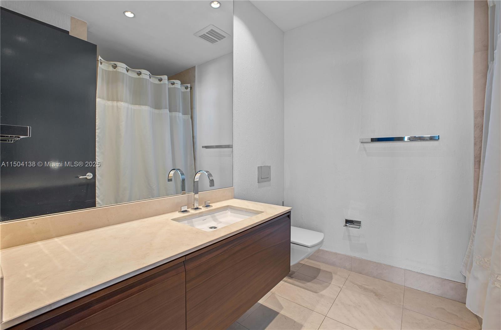 800 S Pointe Dr 502, Miami Beach, Florida 33139, 3 Bedrooms Bedrooms, ,3 BathroomsBathrooms,Residential,For Sale,800 S Pointe Dr 502,A11504138