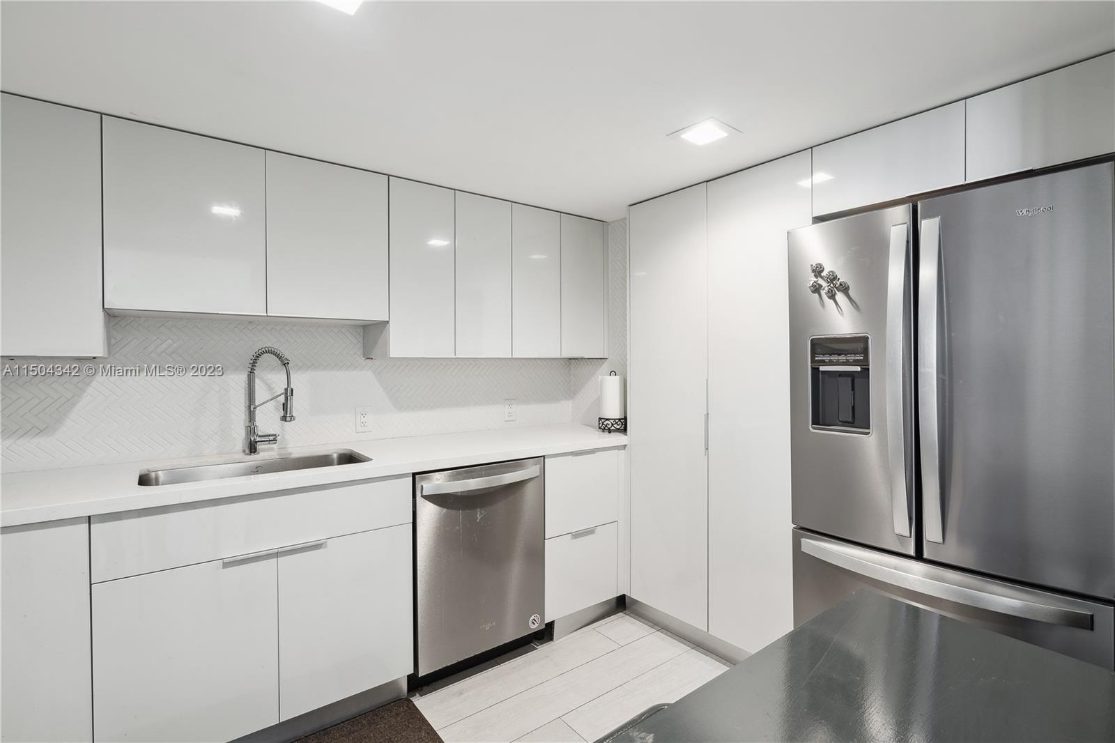 100 Bayview Dr PH31, Sunny Isles Beach, Florida 33160, 2 Bedrooms Bedrooms, ,2 BathroomsBathrooms,Residential,For Sale,100 Bayview Dr PH31,A11504342