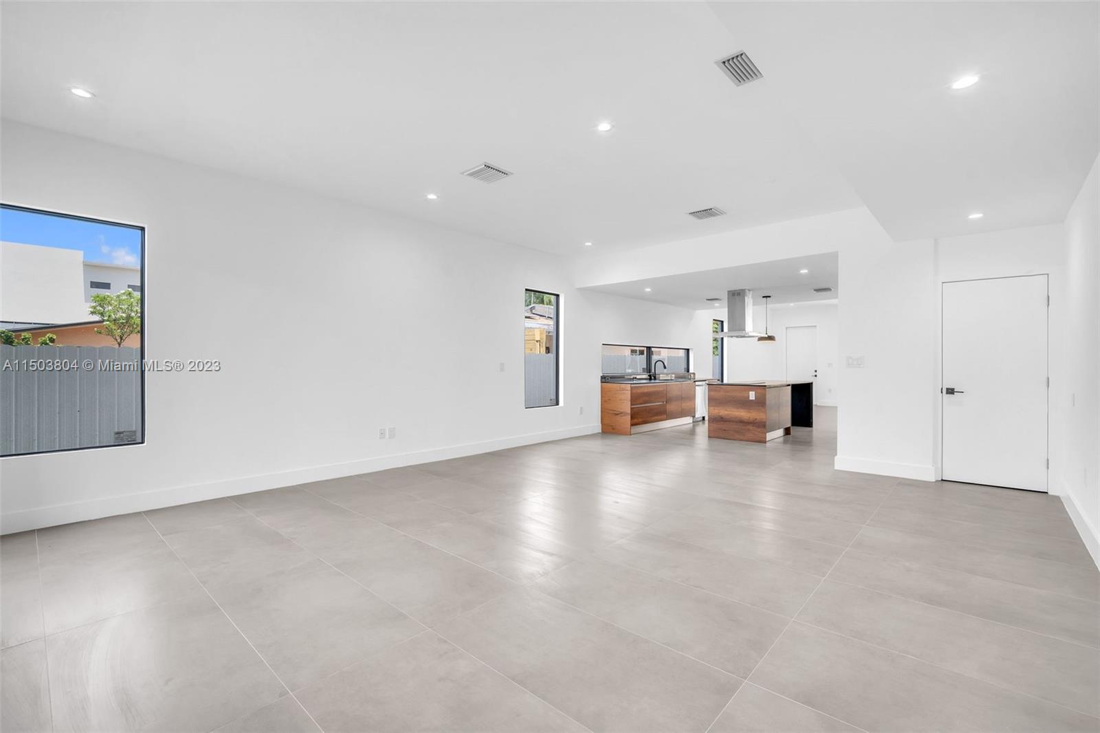 3112 SW 26th St, Miami, Florida 33133, 4 Bedrooms Bedrooms, ,4 BathroomsBathrooms,Residentiallease,For Rent,3112 SW 26th St,A11503804