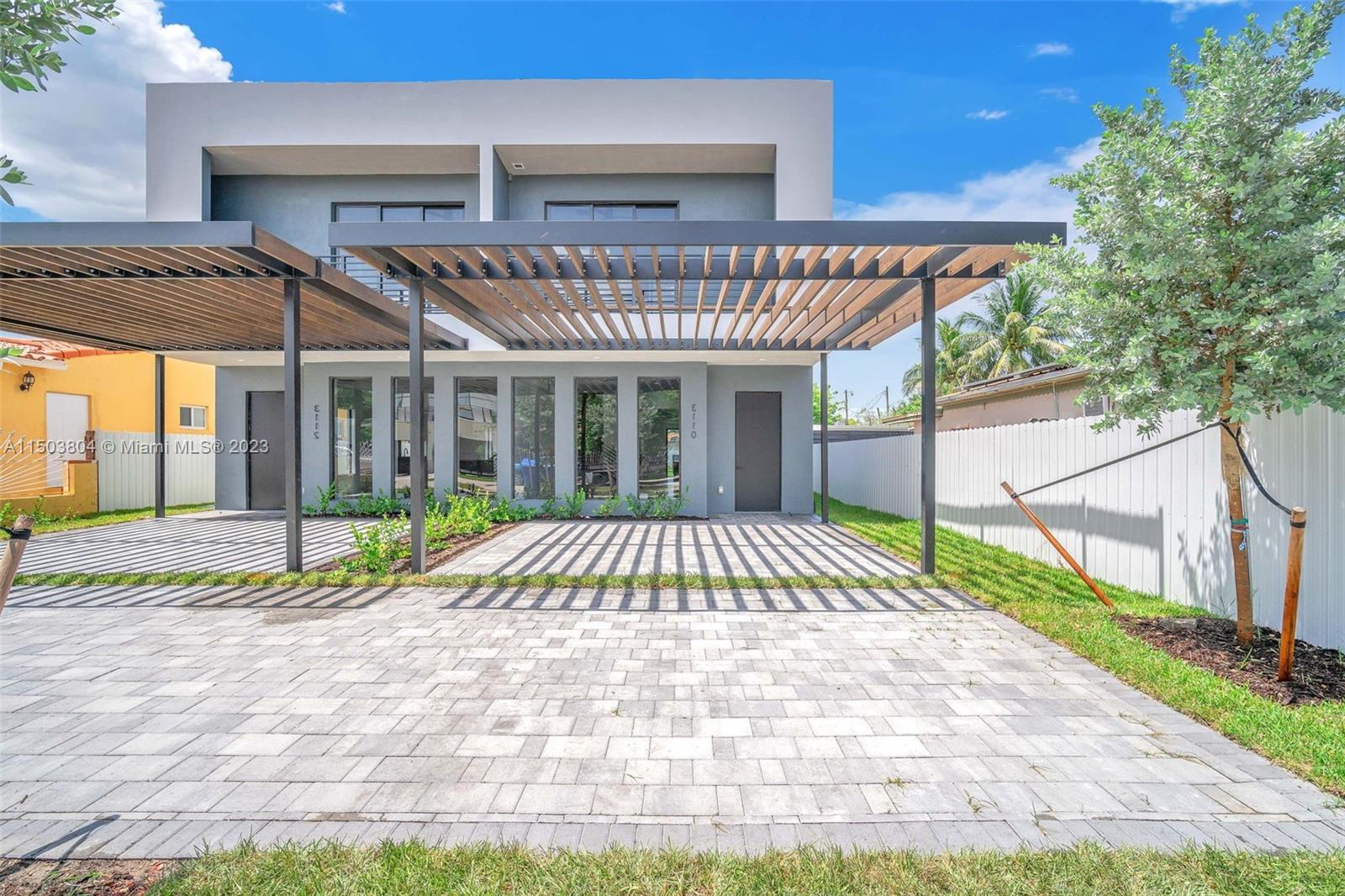 3112 SW 26th St, Miami, Florida 33133, 4 Bedrooms Bedrooms, ,4 BathroomsBathrooms,Residentiallease,For Rent,3112 SW 26th St,A11503804
