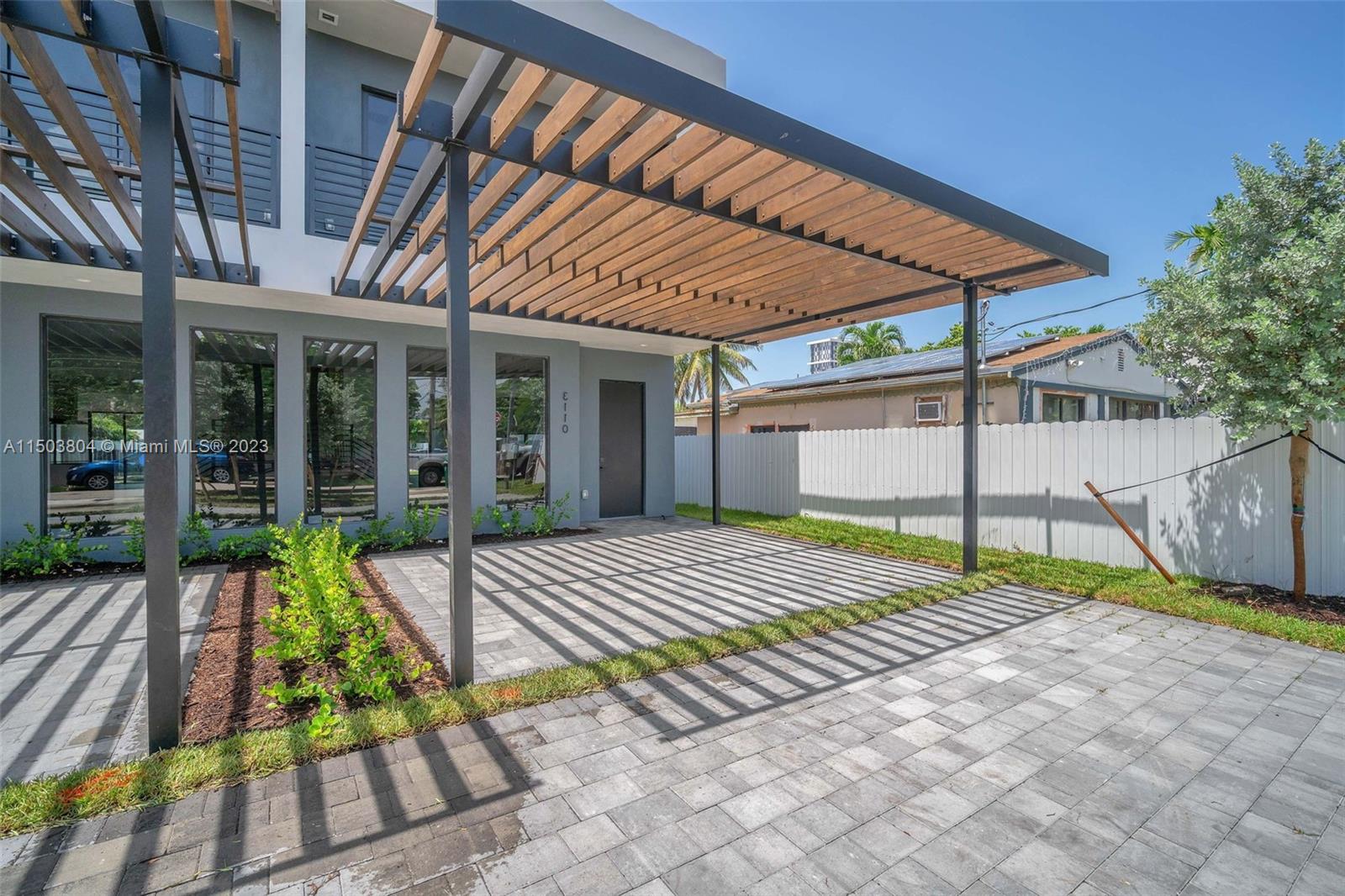 3112 SW 26th St, Miami, Florida 33133, 4 Bedrooms Bedrooms, ,4 BathroomsBathrooms,Residentiallease,For Rent,3112 SW 26th St,A11503804