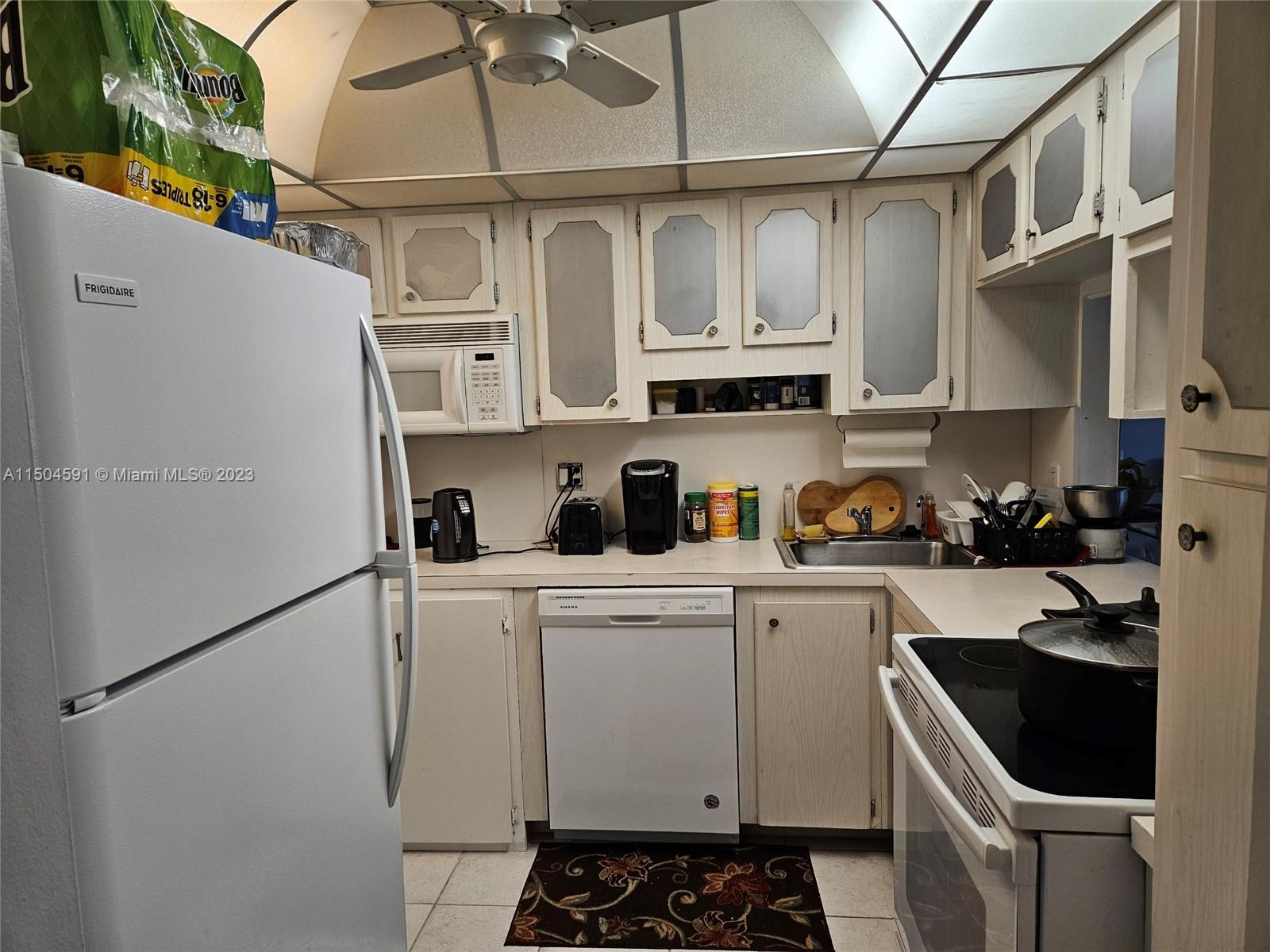 1801 S Ocean Dr 436, Hallandale Beach, Florida 33009, 1 Bedroom Bedrooms, ,1 BathroomBathrooms,Residential,For Sale,1801 S Ocean Dr 436,A11504591