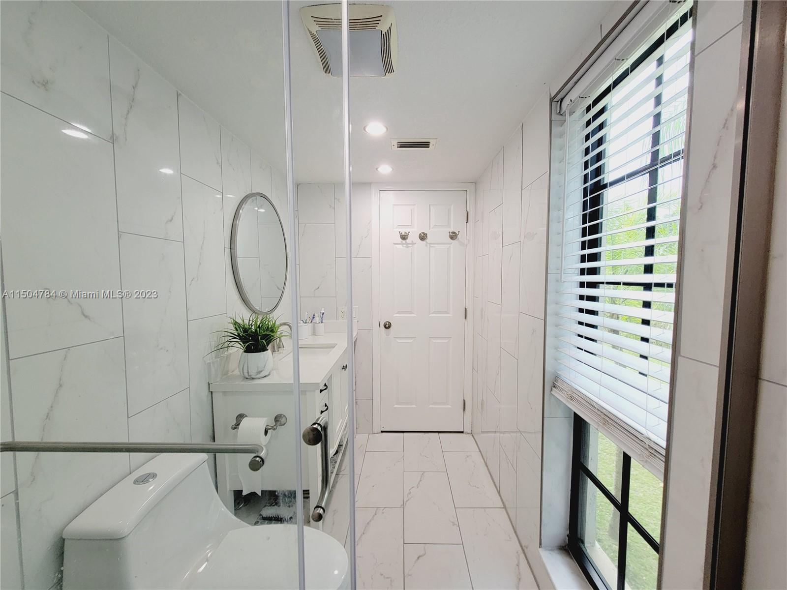 5570 NW 44th St 202A, Lauderhill, Florida 33319, 3 Bedrooms Bedrooms, ,2 BathroomsBathrooms,Residential,For Sale,5570 NW 44th St 202A,A11504784